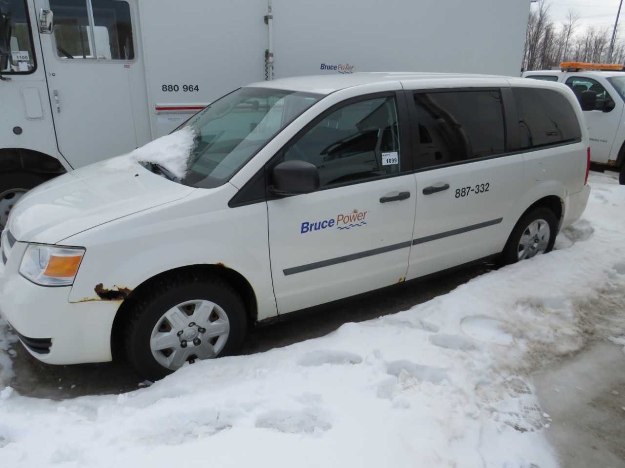 2010 DODGE GRAND CARAVAN VAN - HYDRO EXCAVATOR TRUCKS