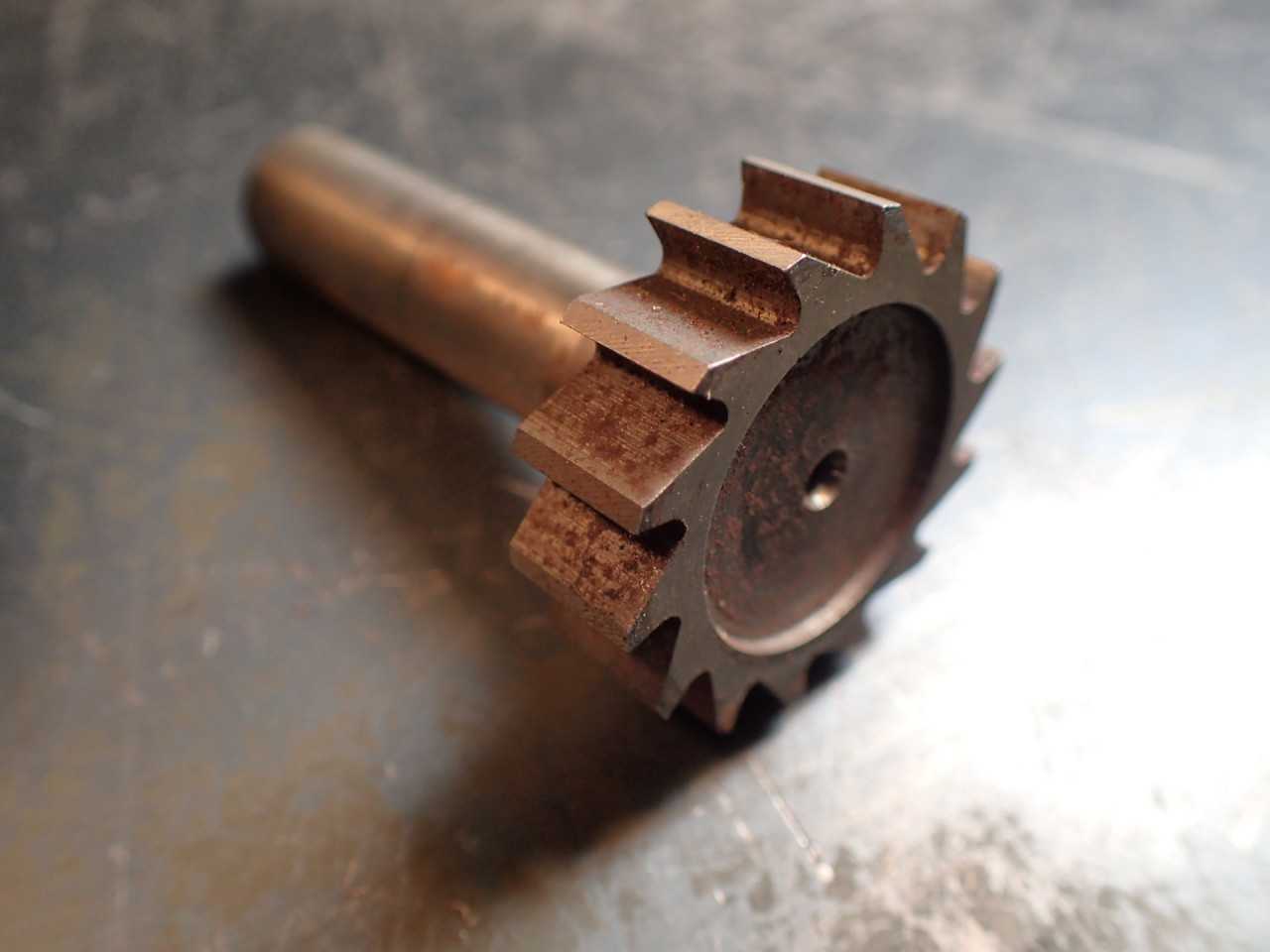 #1210 HSS Woodruff Keyseat Cutter: 1-1/4" Dia, 3/8" Face Width, 1/2" Shank, Used - MILLING TOOLS
