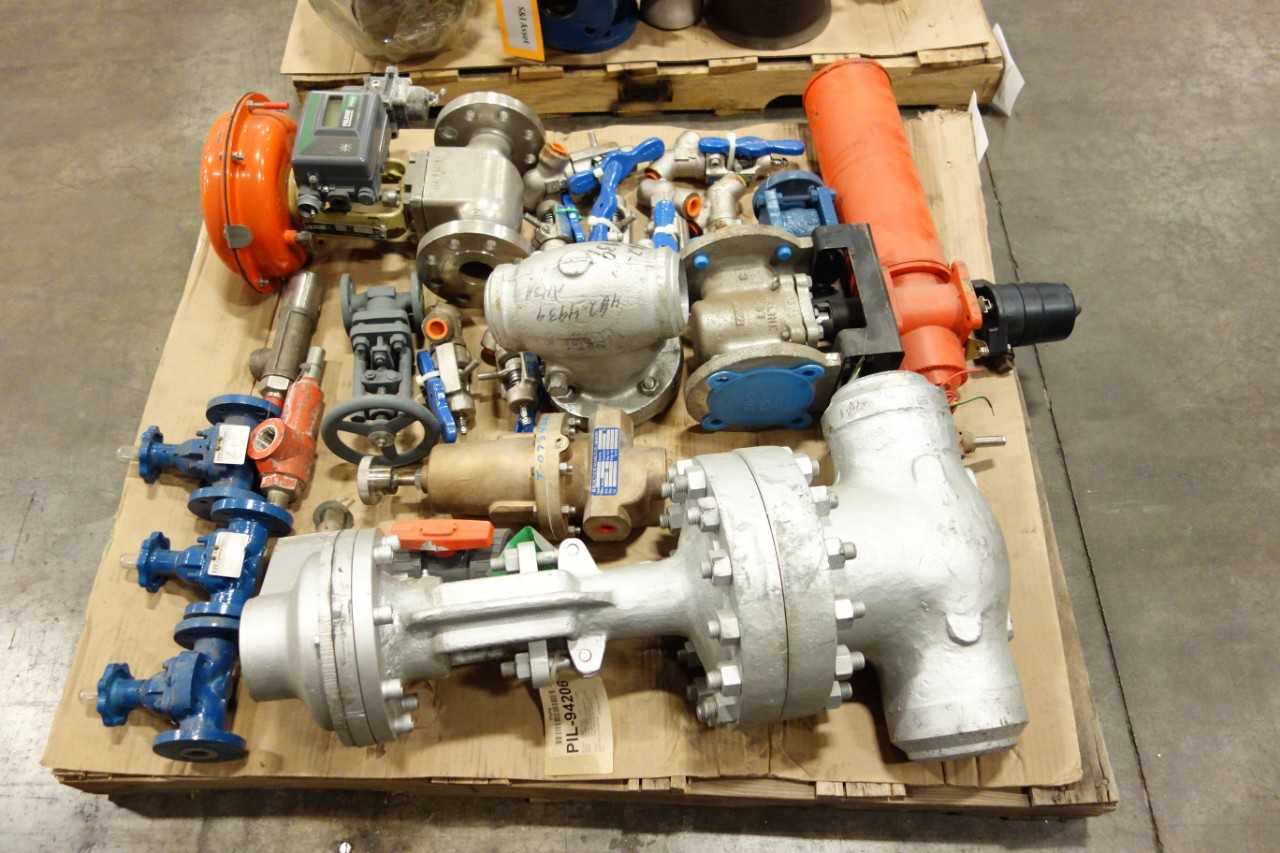 2 PALLETS OF ASSORTED VALVES AND VALVE ACCESSORIES - VALVES
