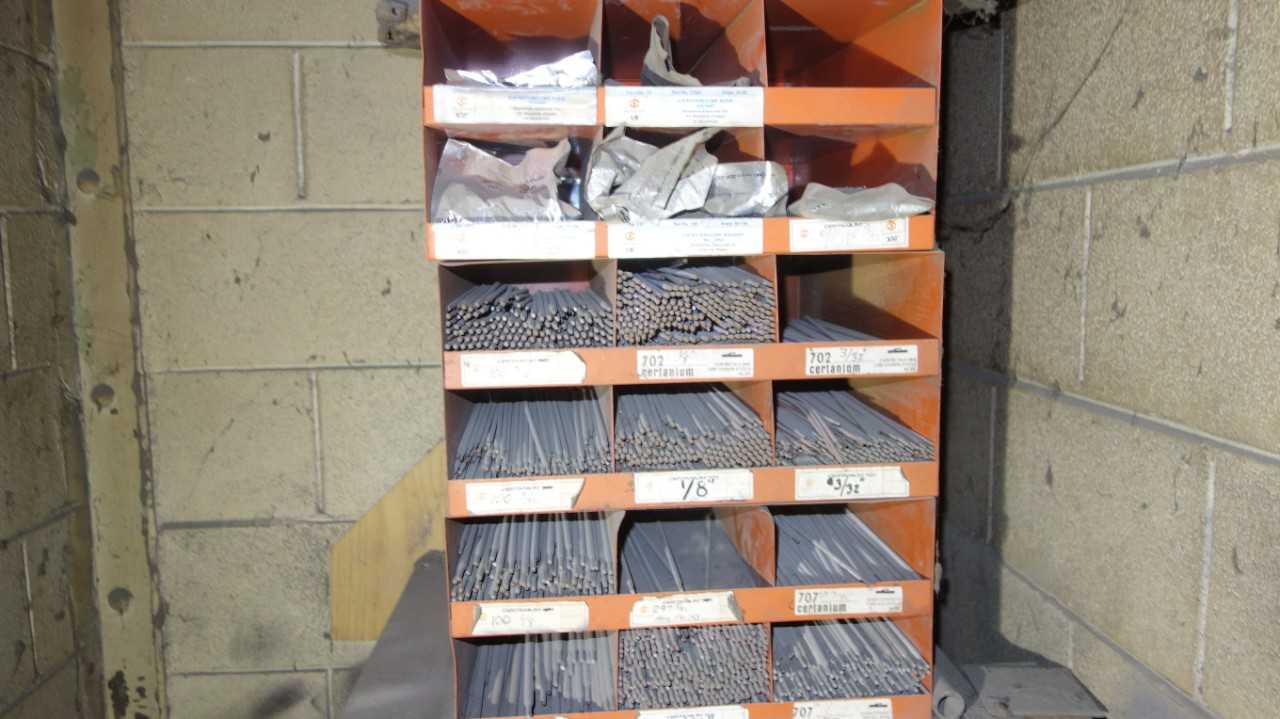 LOT OF ASSORTED WELDING ROD ELECTRODES W/ DESPATCH ELECTRODE HOLDING OVEN - WELDING EQUIPMENT