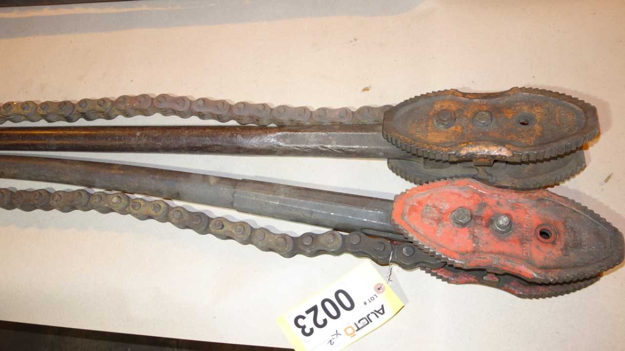 LOT OF 2 2-12 IN PIPE CHAIN WRENCH, ARMSTRONG 73-237, VULCAN CT-35 - HAND TOOLS