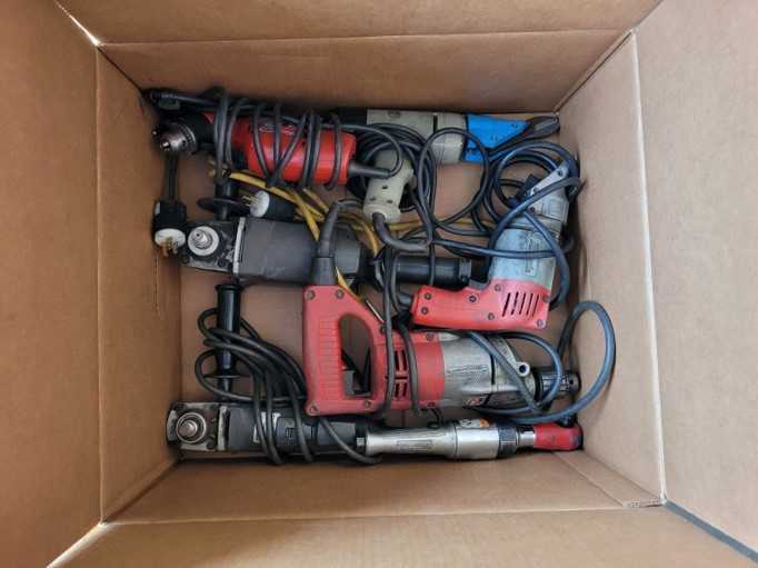 Lot of 7 Hand Power Tools - ELECTRIC POWER TOOLS