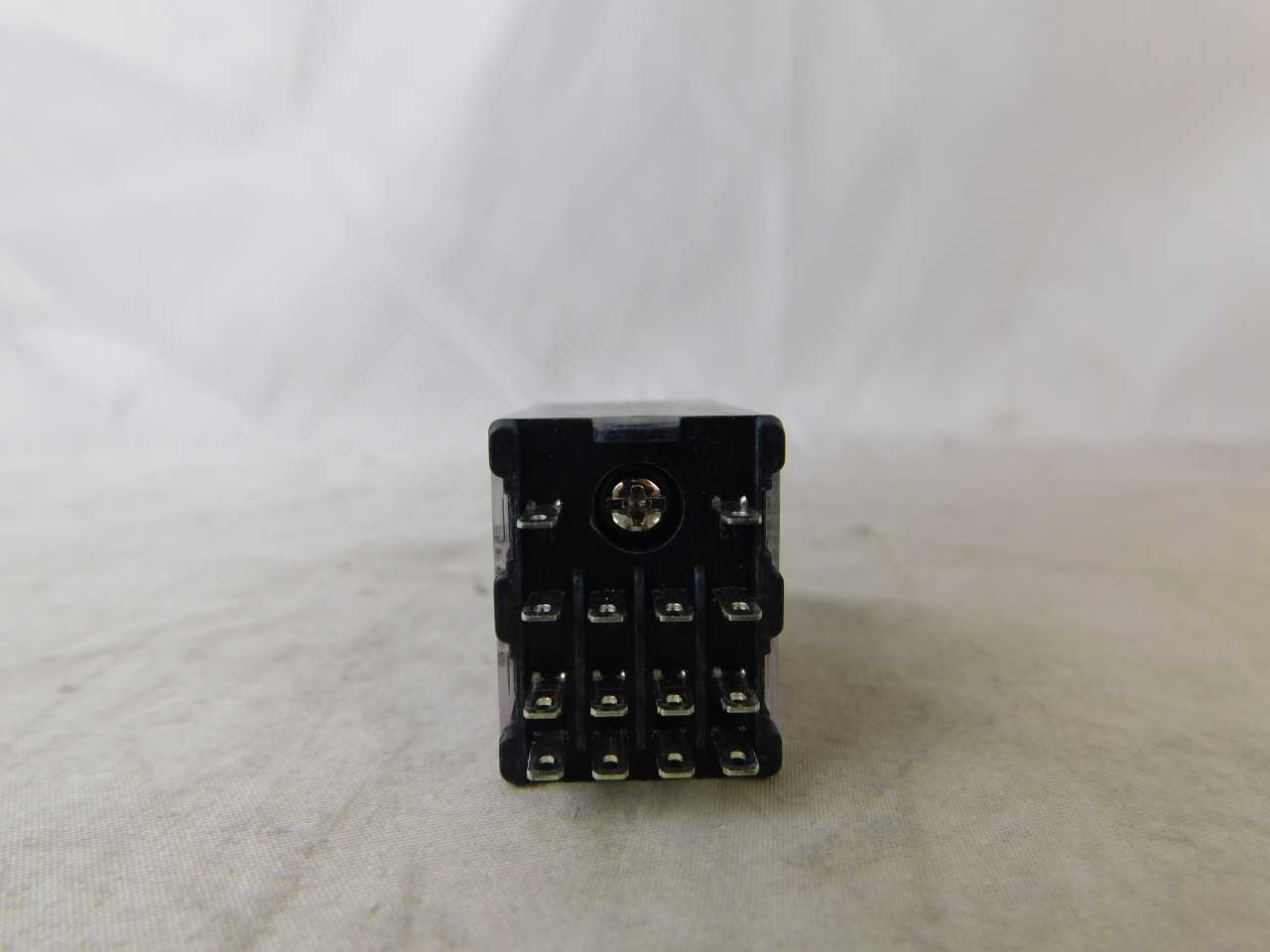 45 Quantity-Eaton 6A 120VAC General Purpose Relays-D2RF4A - ELECTRICAL COMPONENTS