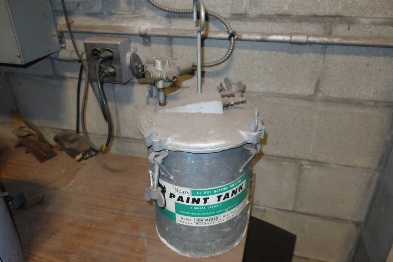 SEARS 106.161050 60PSI 3 GAL PAINT TANK - TRAILER MOUNTED EQUIPMENT