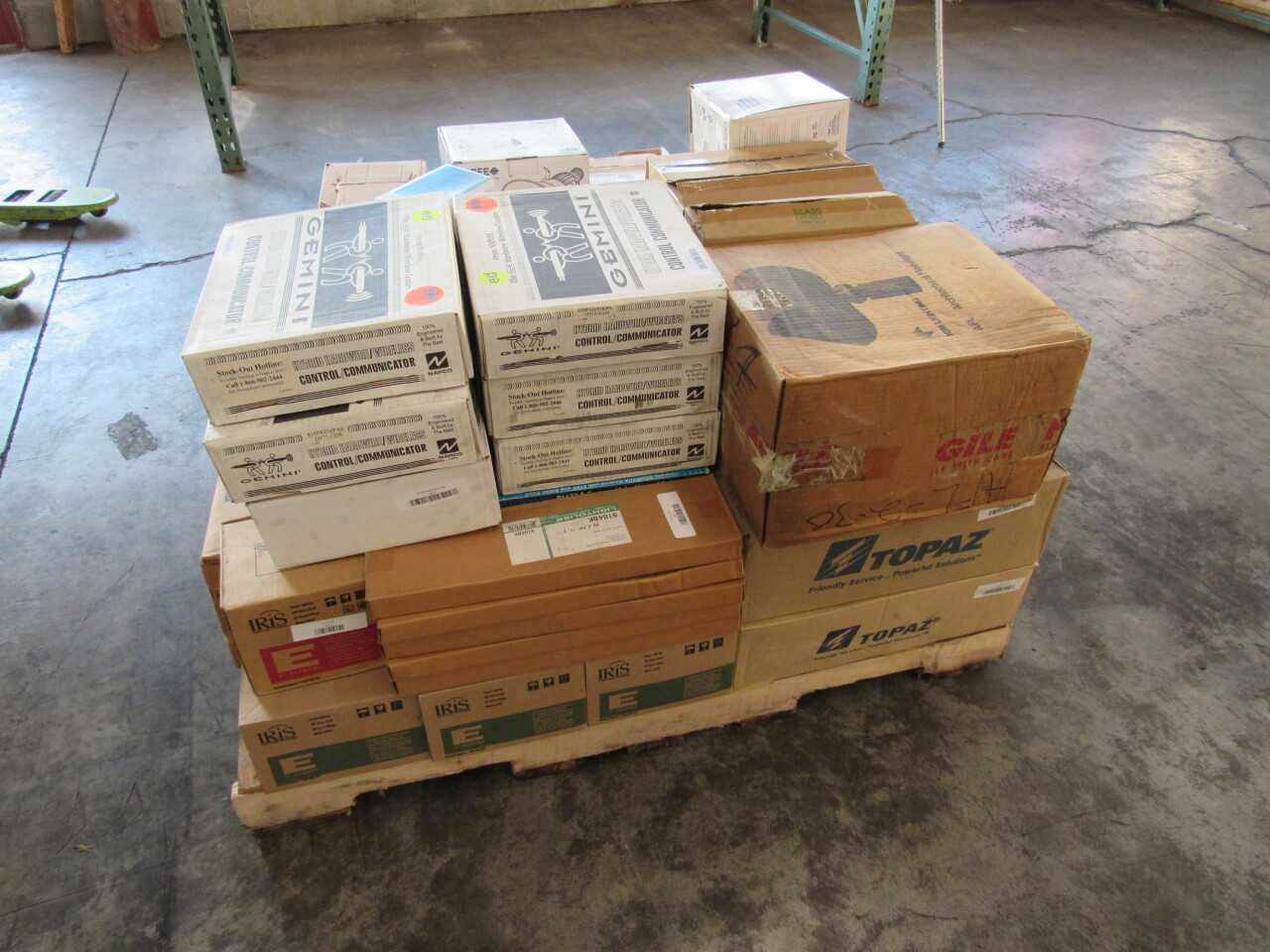 Pallet of 172x Assorted Lights, Electrical Enclosure, PLCs, Heaters & Cables - MACHINING ACCESSORIES & TOOLING