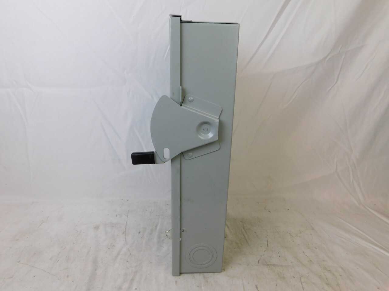 Quantity of 4x DG223URB Safety Switchs - SAFETY EQUIPMENT