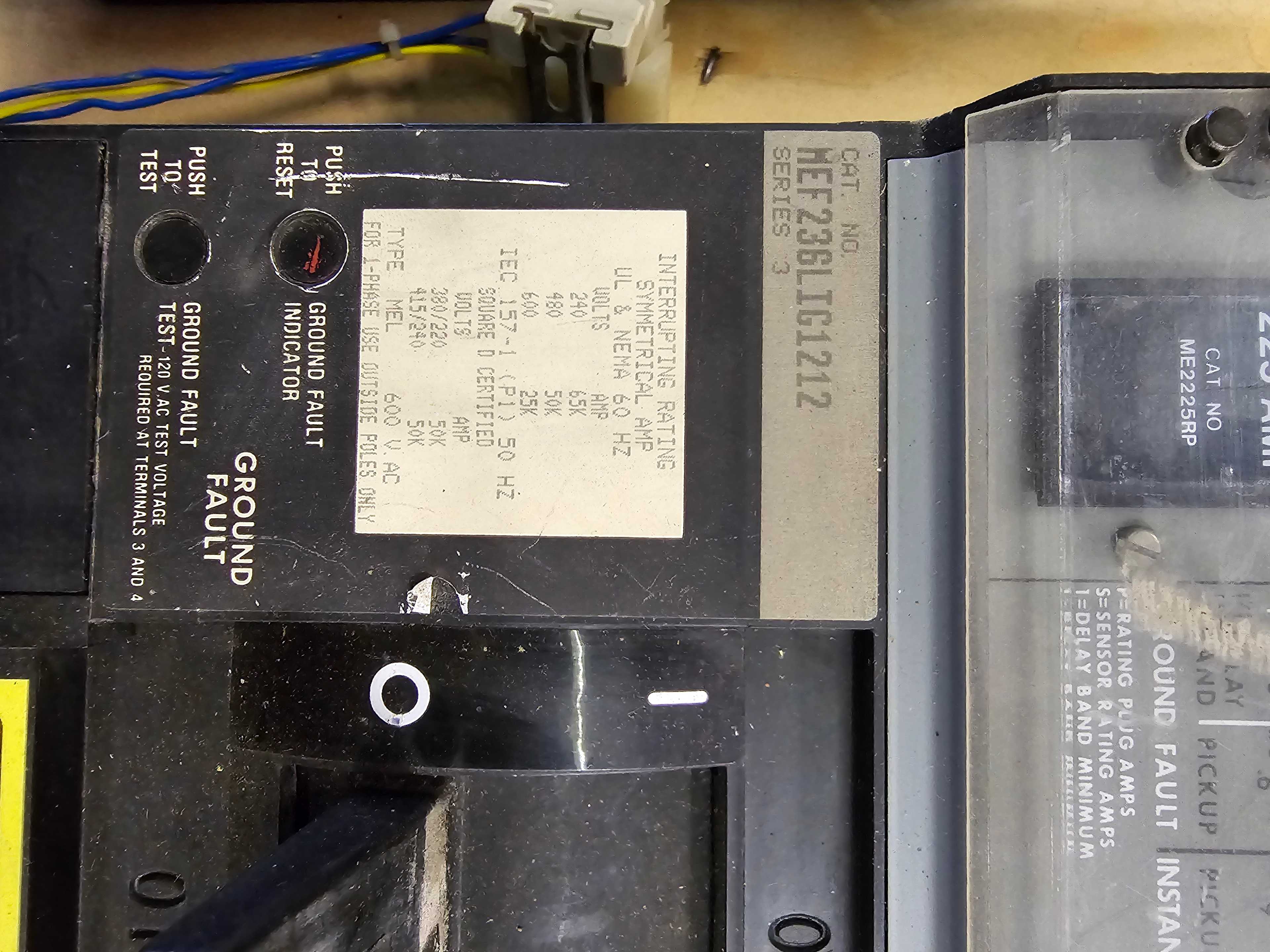 SQUARE D 225 AMP CIRCUIT BREAKER - MEF236LIG1212 - CIRCUIT BREAKERS