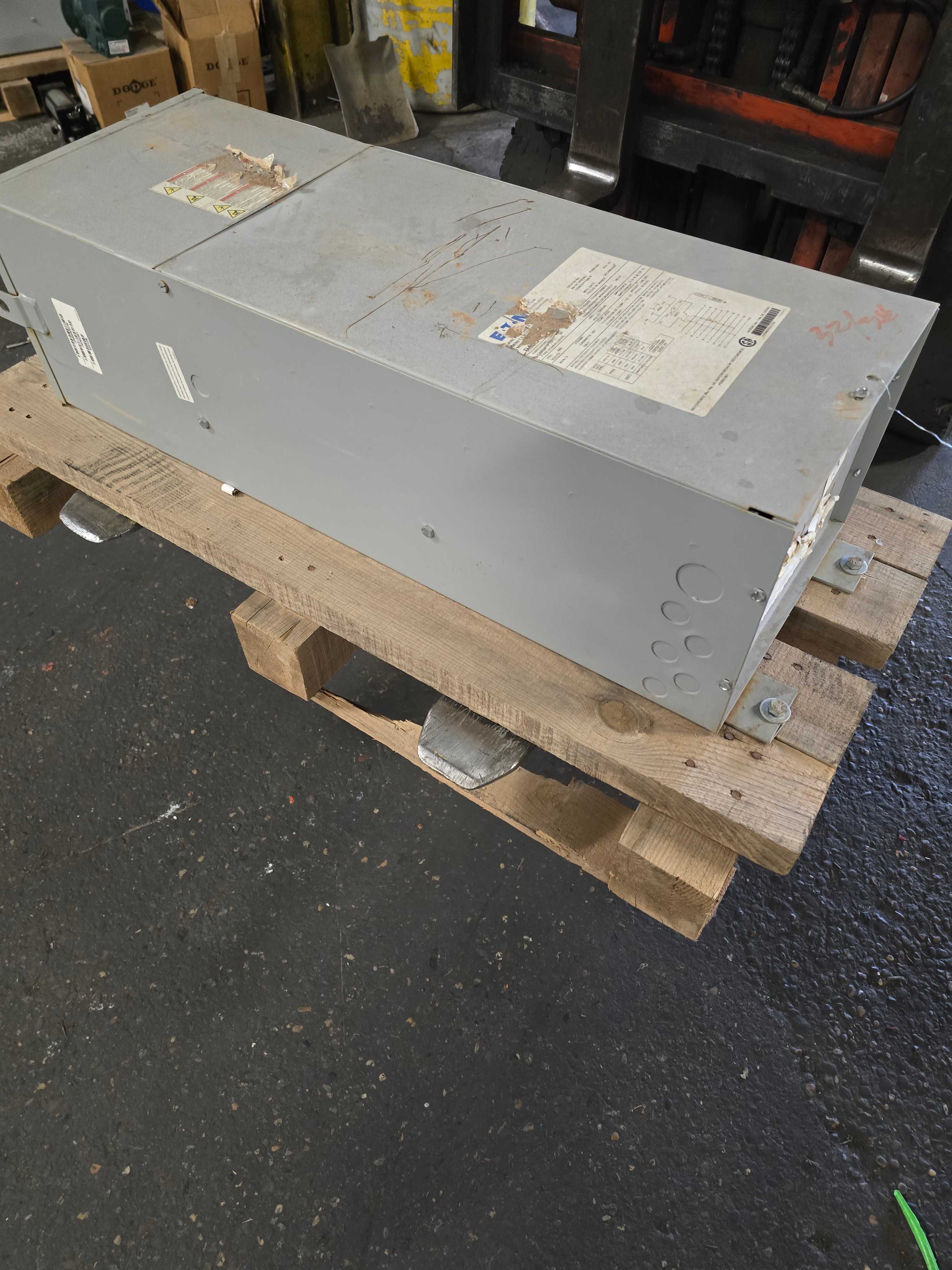 EATON MINI POWER CENTER TRANSFORMER/PANEL 480-208/120 3 KVA P48G11S0318CUB - ELECTRICAL COMPONENTS EATON MINI POWER CENTER TRANSFORMER/PANEL 480-208/120 3 KVA P48G11S0318CUB - ELECTRICAL COMPONENTS