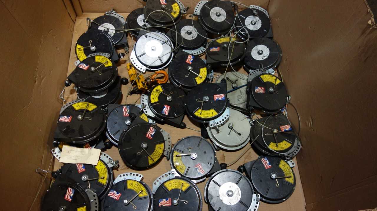 1 PALLET OF ASSORTED HUBBELL TOOL BALANCERS, EG-15, EG-03, EG-07 - ELECTRIC POWER TOOLS