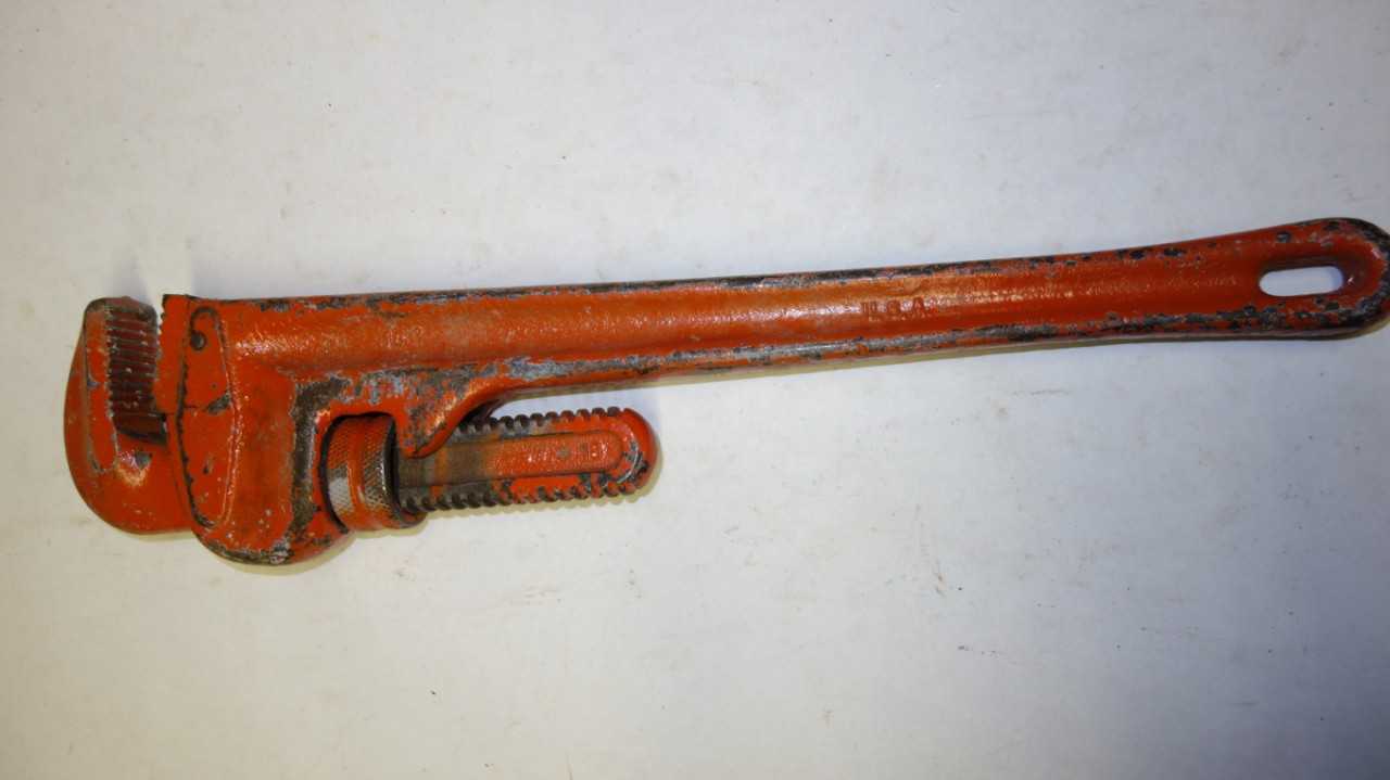 LOT OF 5 RIDGID 18 IN ADJUSTABLE PIPE WRENCHES - HAND TOOLS
