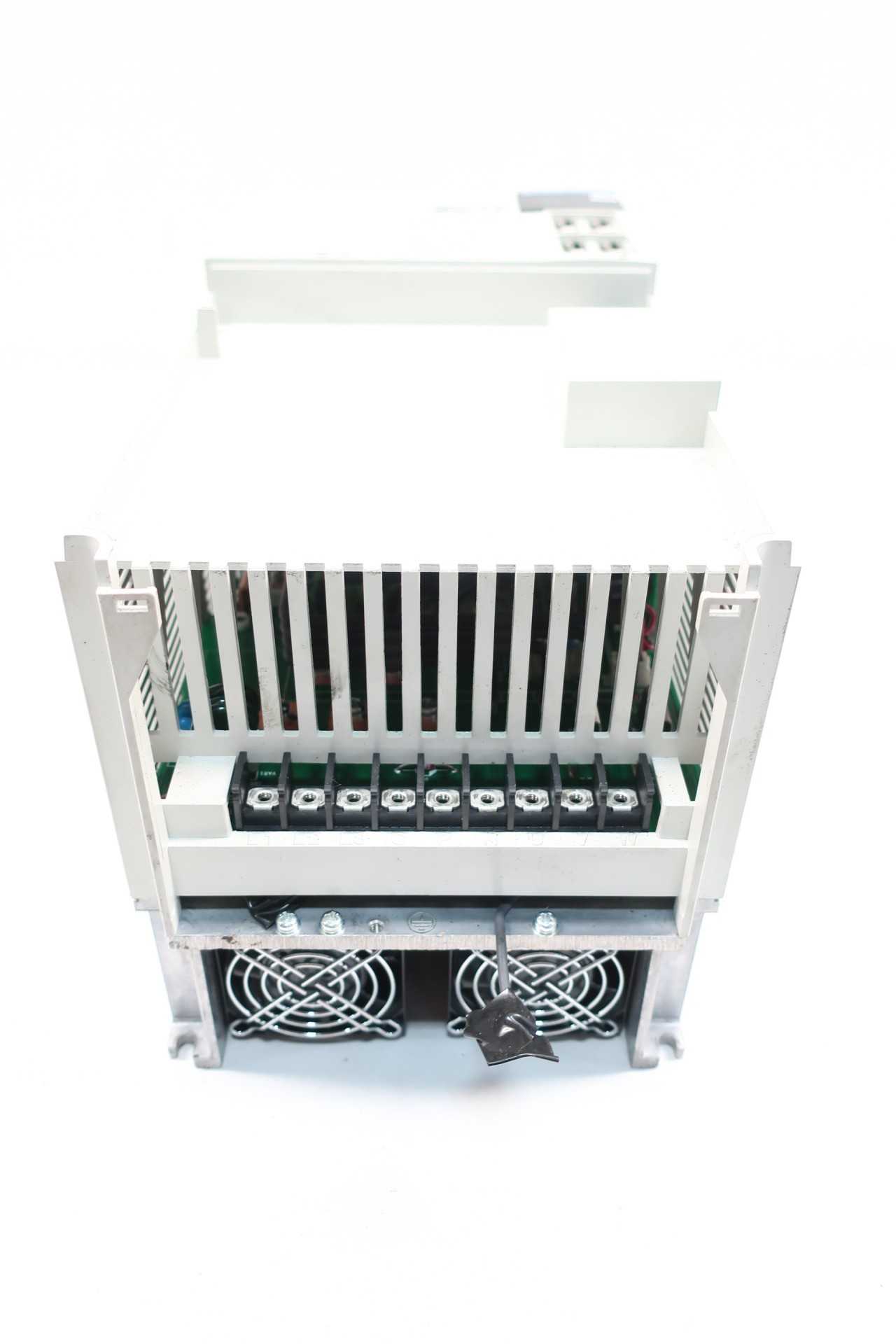 MITSUBISHI MR-J2S-700CP-S084 MELSERVO 200-230V-AC 170V-AC 3PH 7KW SERVO DRIVES AND AMPLIFIER - SERVO