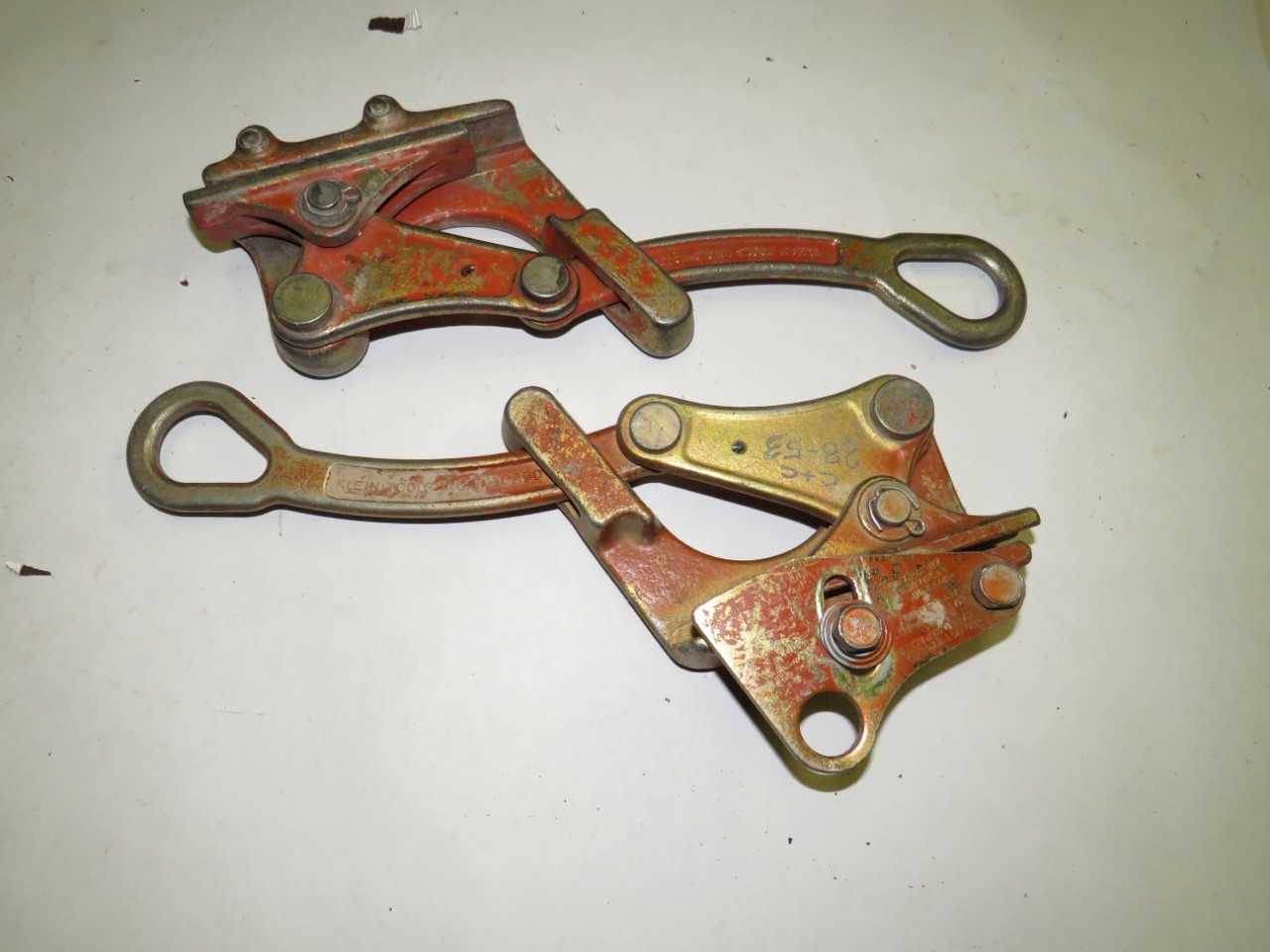 LOT OF 2 KLEIN 1685-31 BULLDOG WIRE PULLING GRIP - ELECTRIC POWER TOOLS