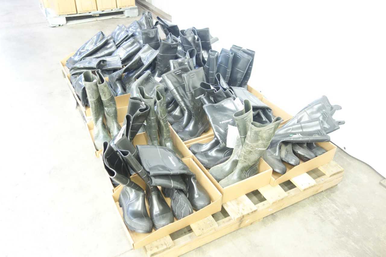 2 PALLETS OF DUNLOP STEEL TOE RUBBER BOOTS - SAFETY EQUIPMENT