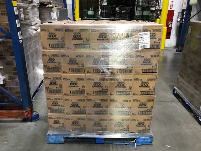 65 Pallets of Castrol Motor Oil - 66 000 Liters - PALLET JACKS