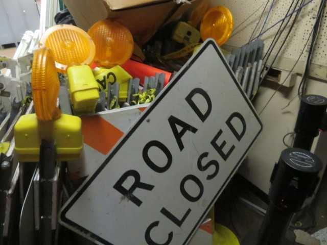 Road Signs (lot) - MISCELLANEOUS