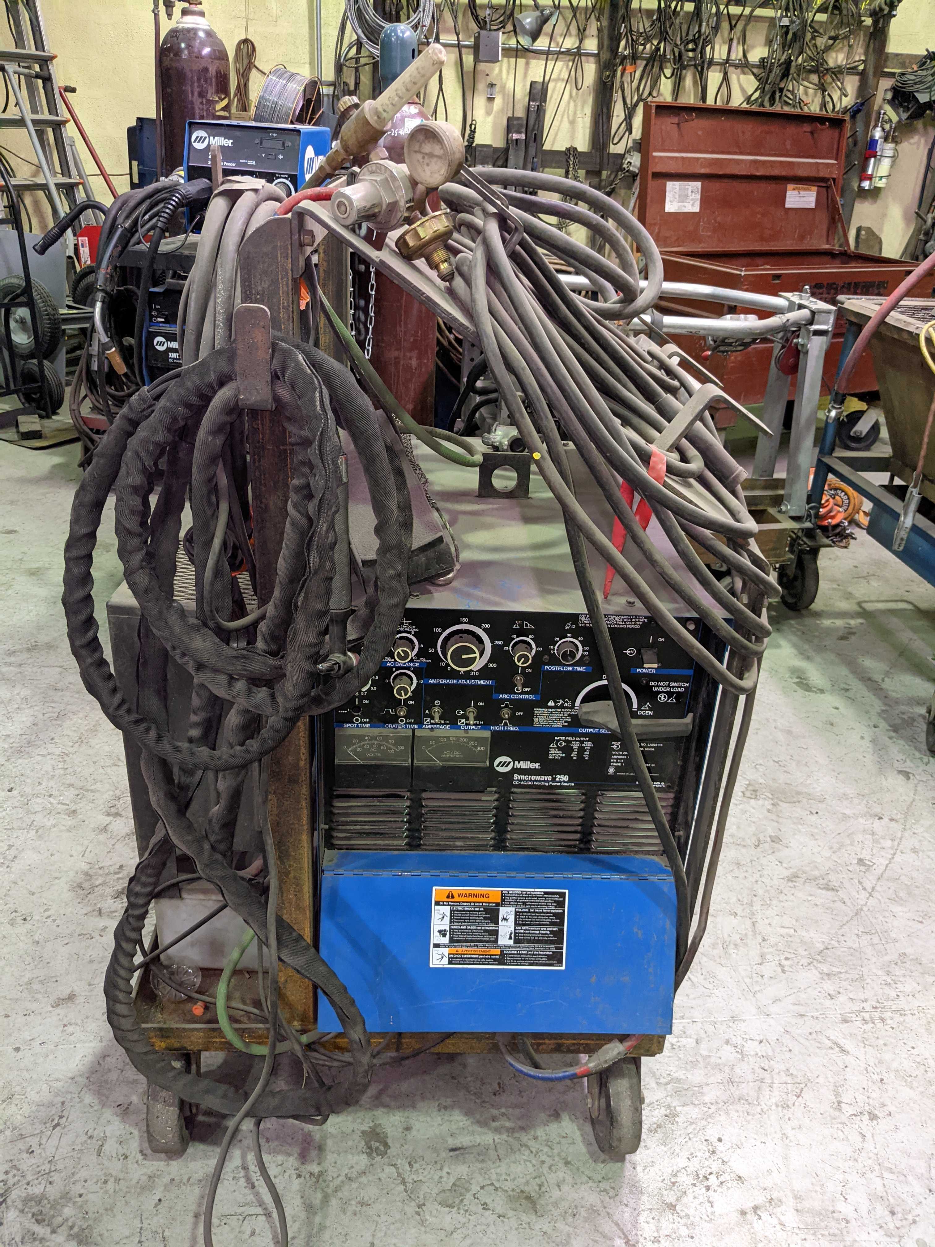 WELDER - WELDING EQUIPMENT WELDER - WELDING EQUIPMENT