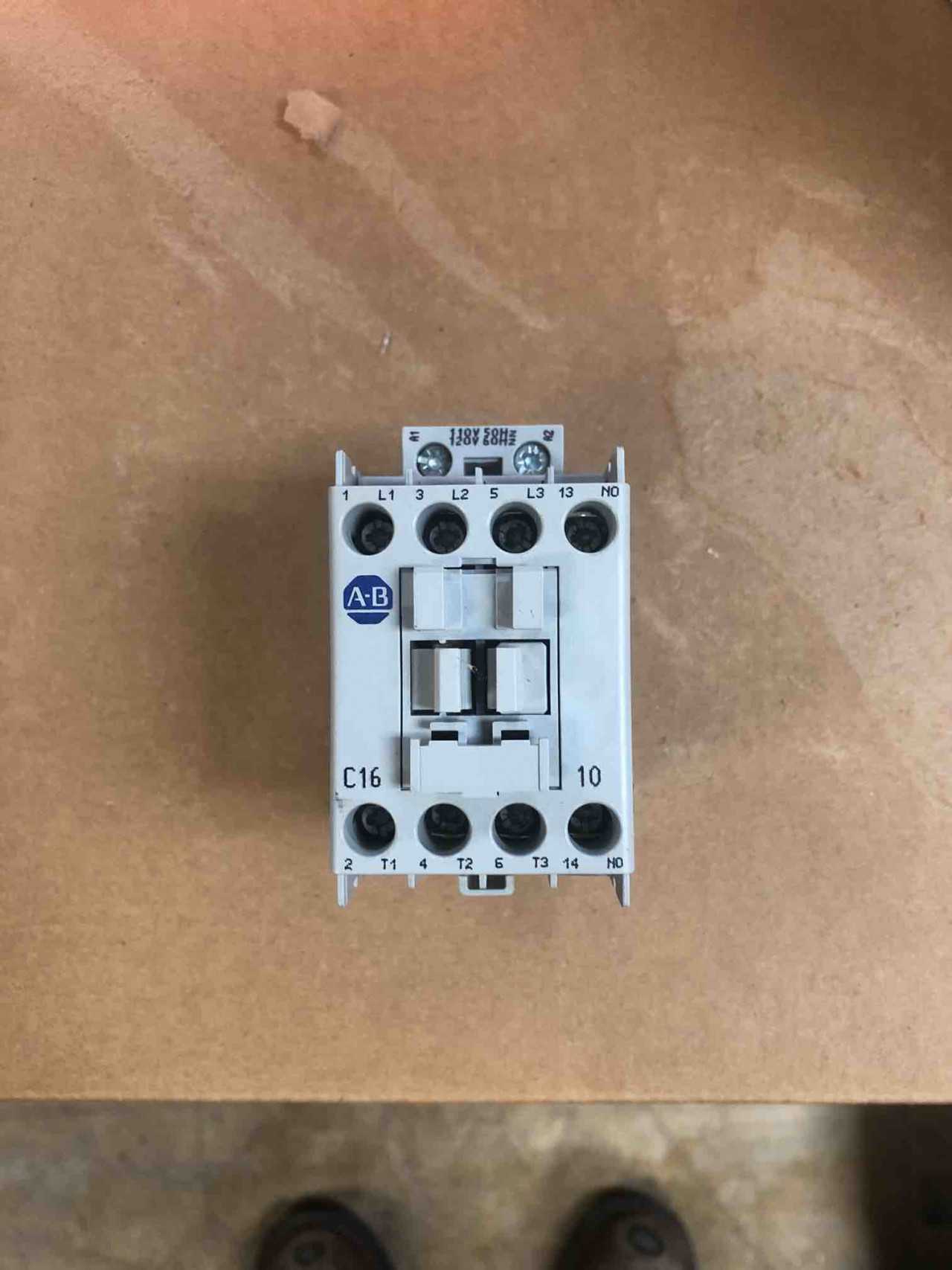 Allen-Bradley 100-C16D10 B Motor Starter Contact - INDUSTRIAL PARTS