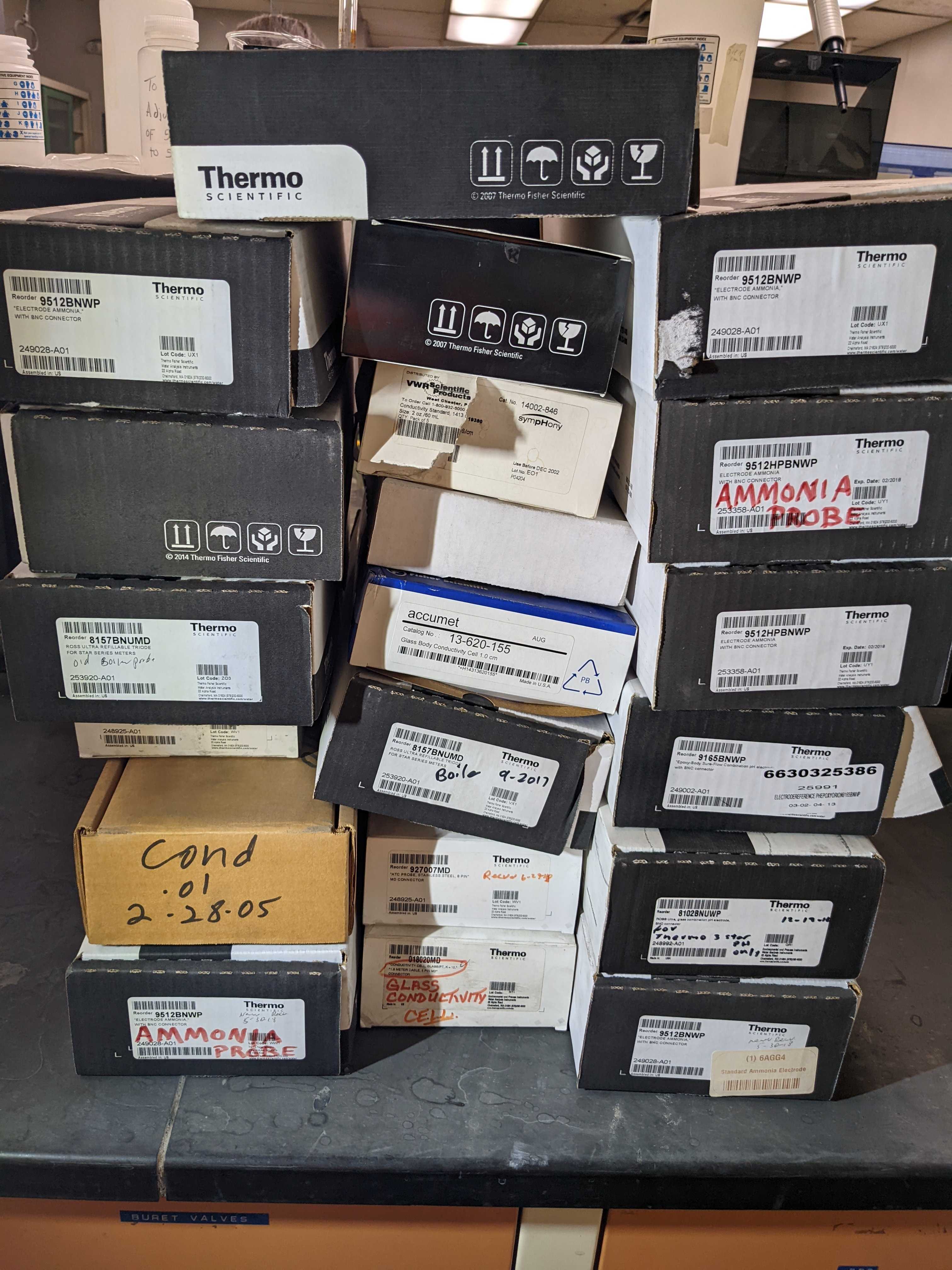 LOT OF PROBES - LAB & SCIENTIFIC LOT OF PROBES - LAB & SCIENTIFIC