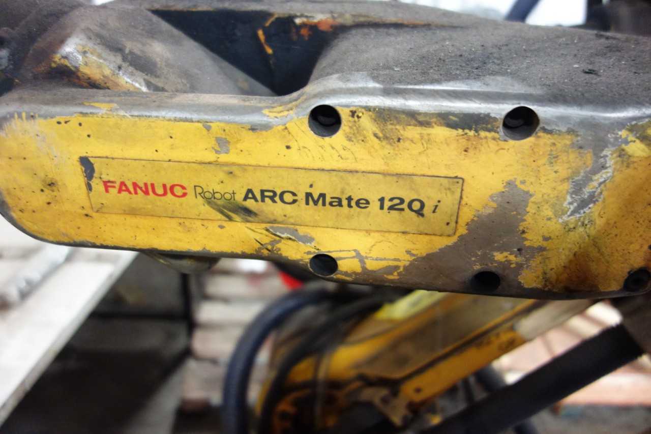 GE FANUC ROBOT ARM - INDUSTRIAL ROBOTS