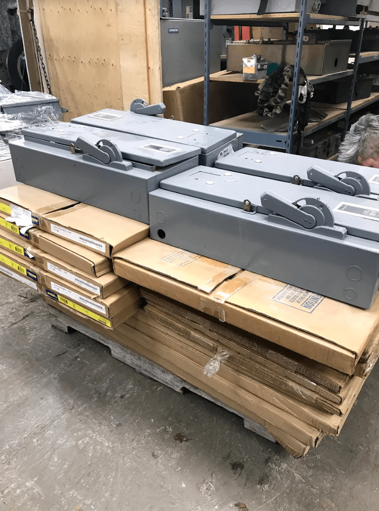 Assorted Electrical Lot (19) - ELECTRICAL COMPONENTS Assorted Electrical Lot (19) - ELECTRICAL COMPONENTS