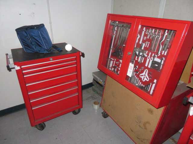 7 Drawer Tool Box Snap On with tool box cabinet and contents (lot) - MISCELLANEOUS