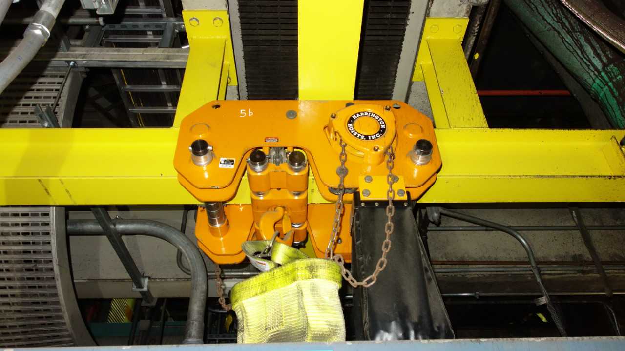 LOT OF 4 HARRINGTON 3 TON MANUAL CHAIN HOIST - MISCELLANEOUS