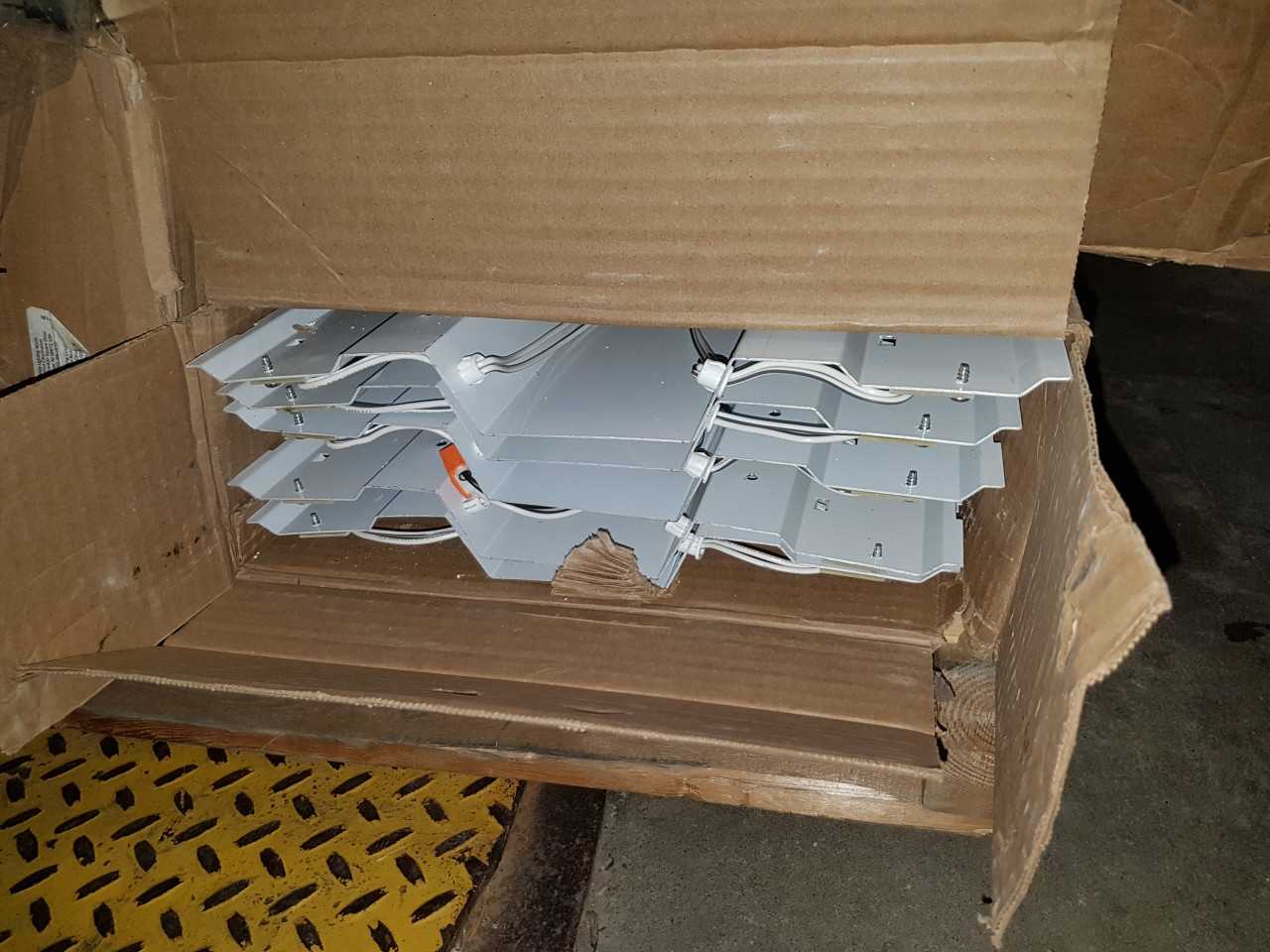 ONE PALLETE OF MIXED LED LIGHTING - LIGHTING