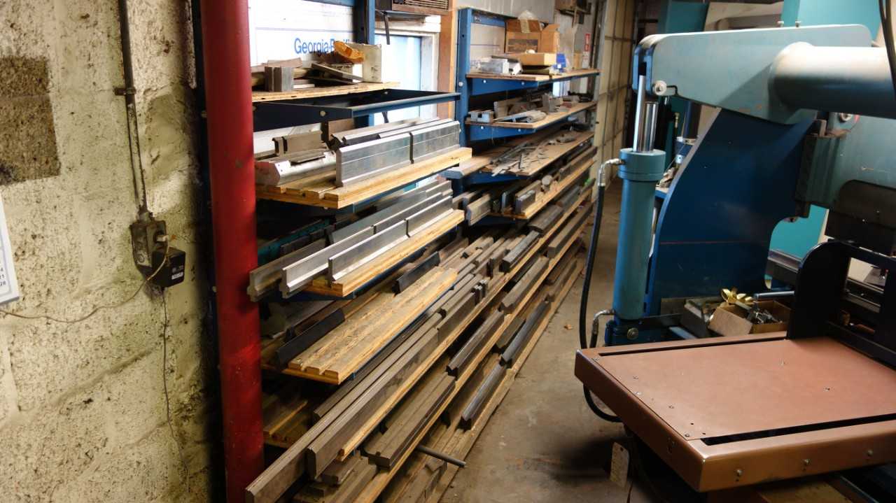 CONTENTS OF RACKING, ASSORTED STEEL PRESS BRAKE DIES