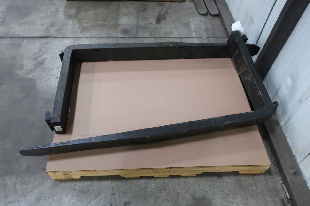 SET OF TOTAL SOURCE FORK TRUCK FORKS - LIFTING ATTACHMENTS