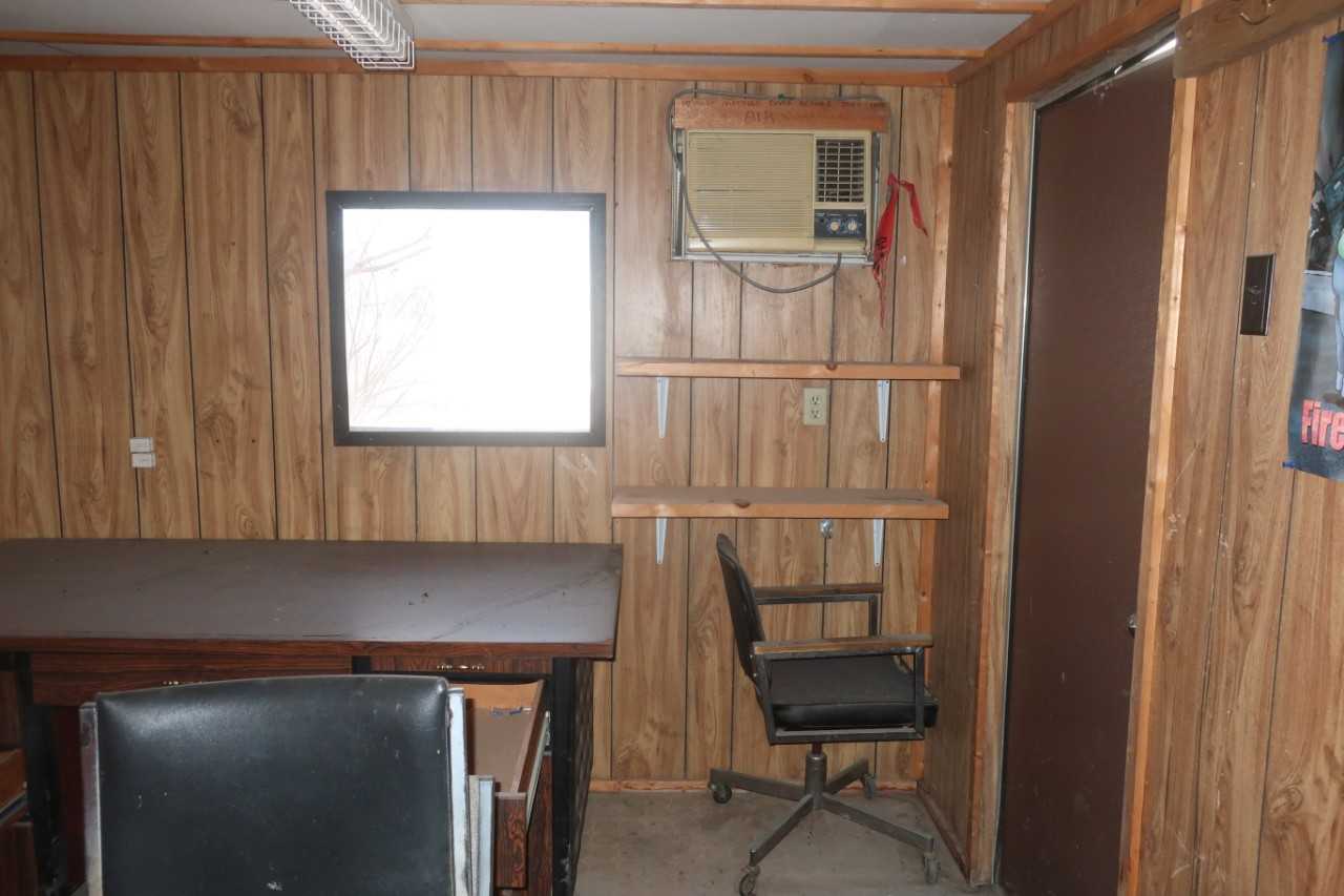 30FT X 10FT OFFICE TRAILER WITH A/C UNIT - TOOL STORAGE