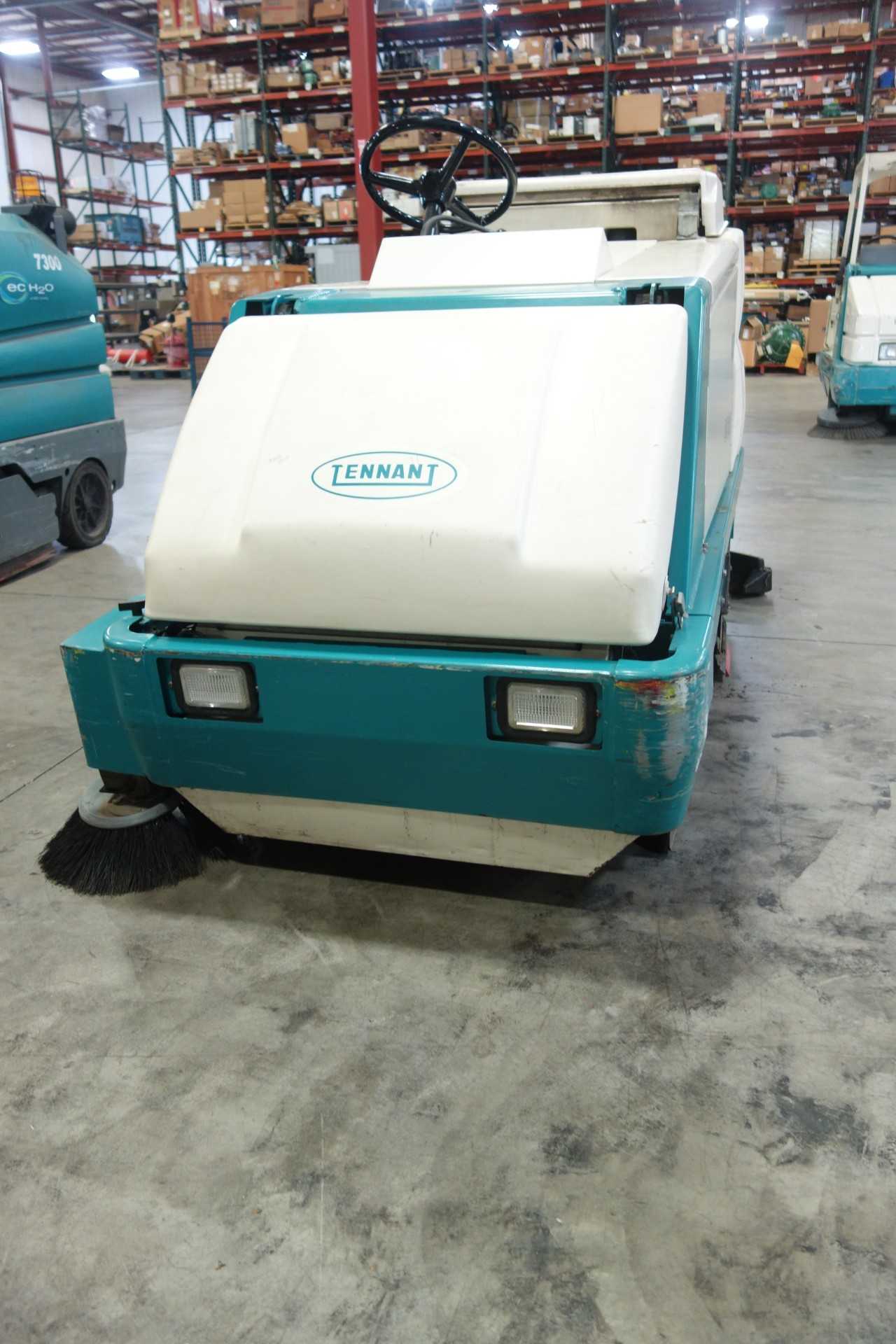 TENNANT 8010 FLOOR SCRUBBER - PLANT & FACILITY