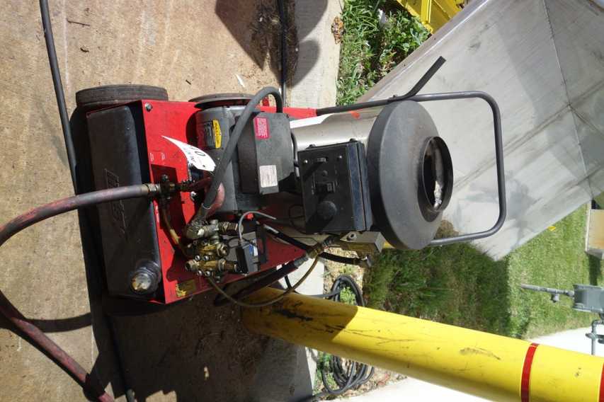 Hotsy 555S Hot water electric pressure washer (DELAYED REMOVAL) - PLANT & FACILITY