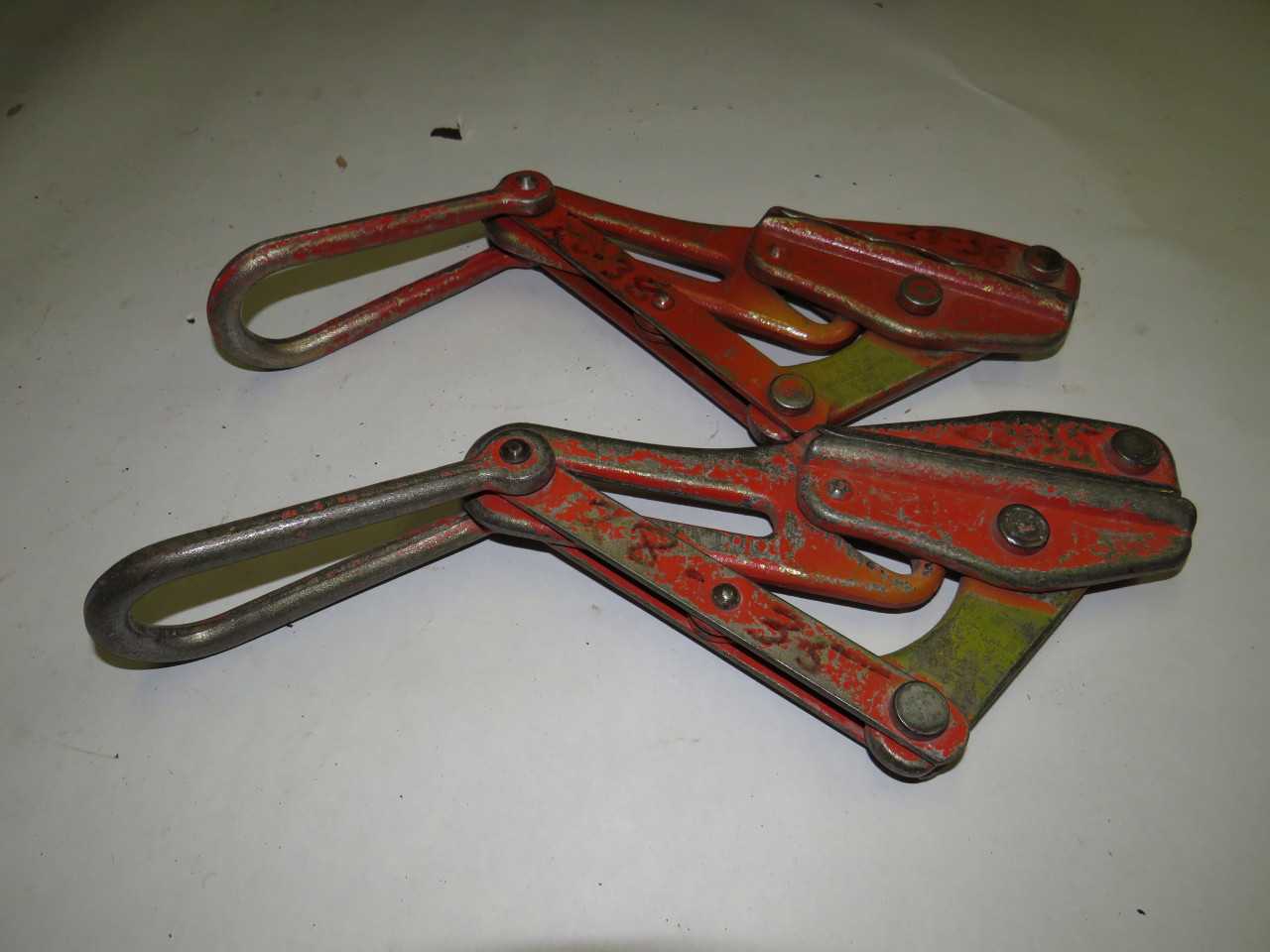 LOT OF 2 KLEIN 1656-30 1659-30 4500LBS MAX LOAD BULLDOG WIRE PULLING GRIP - ELECTRIC POWER TOOLS