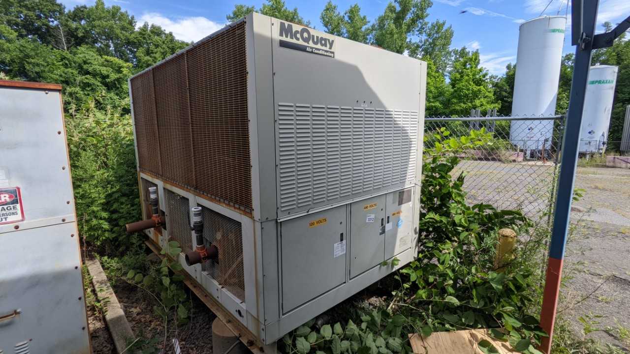 Mcquay Air conditioner unit model AGR100AS27-ER10 - AIR CONDITIONER