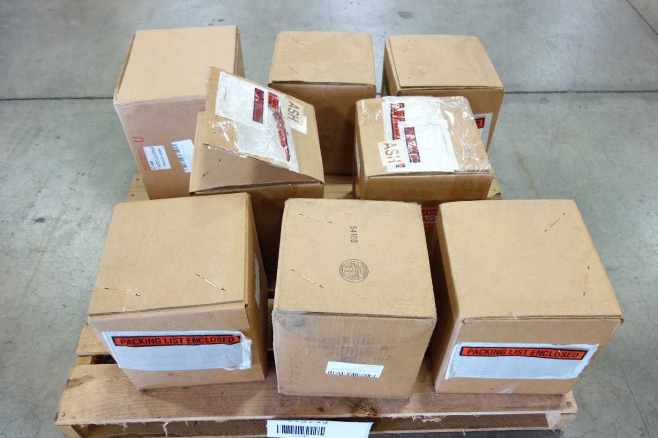 LOT OF ASSORTED AZZ RIG-A-LITE LIGHT FIXTURE - LIGHTING