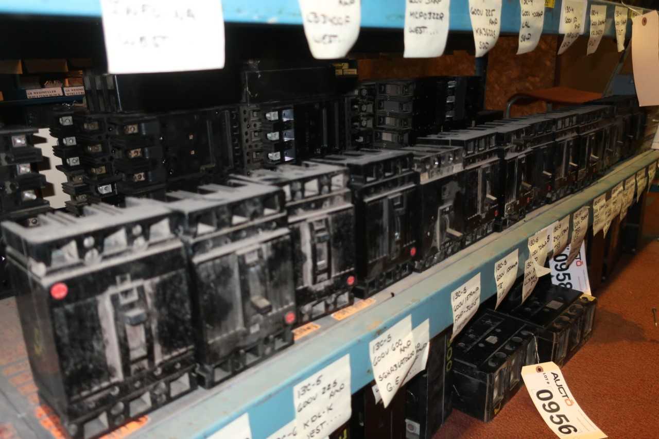 LOT OF ASSORTED 3P CIRCUIT BREAKERS - CIRCUIT BREAKERS