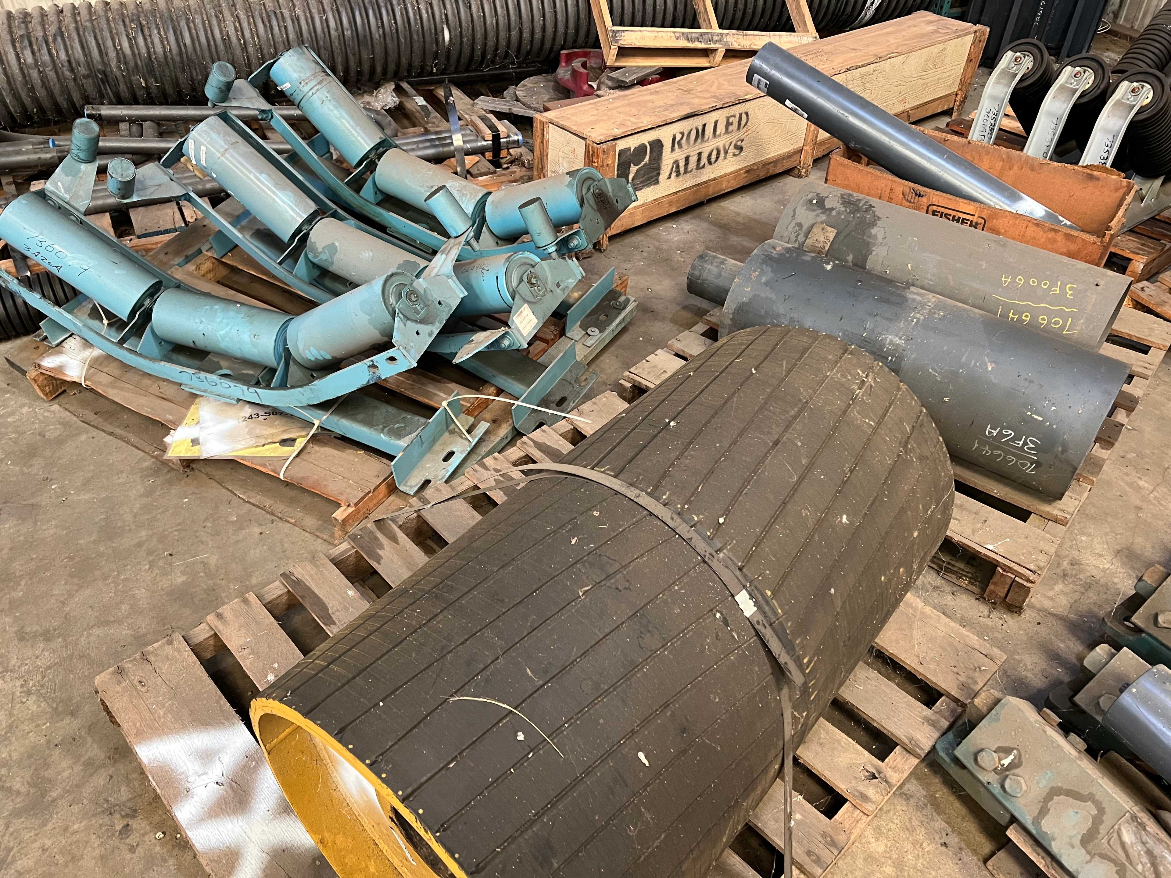 CONTENTS OF RACKING (RACKING NOT INCLUDED) - PALLET RACKING