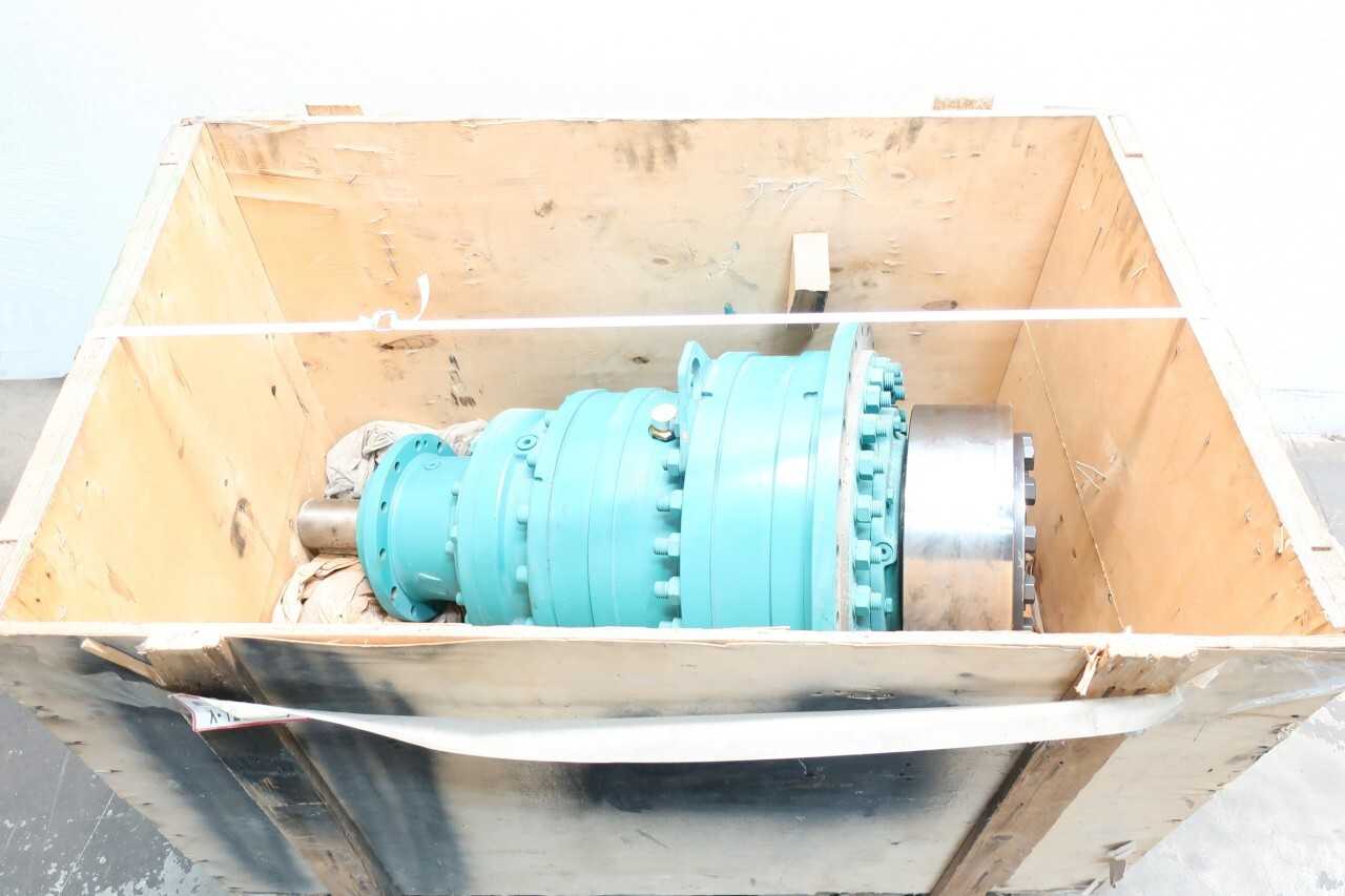 BREVINI SERVO AND PLANETARY GEAR REDUCER - GEAR REDUCERS