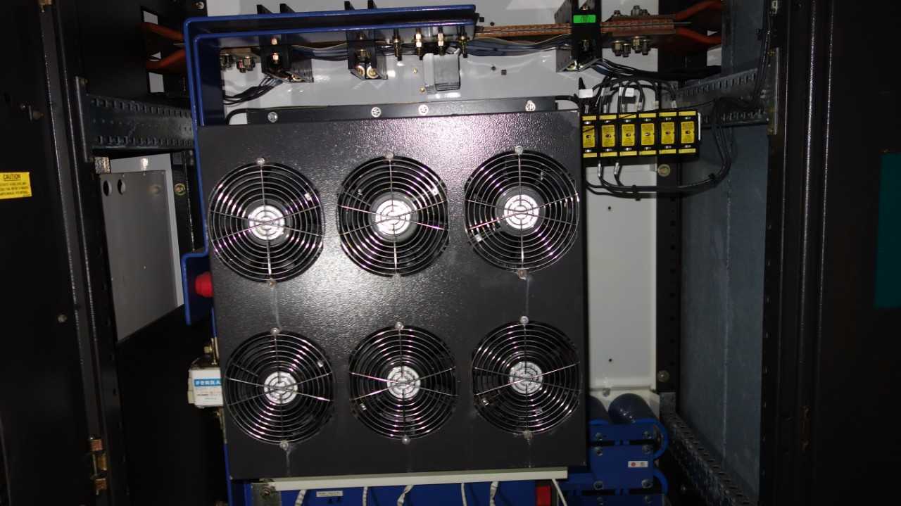 GE INNOVATION 3VVRJ607PR100 LV AC DRIVE CABINET 11-2506 - MOTOR DRIVES
