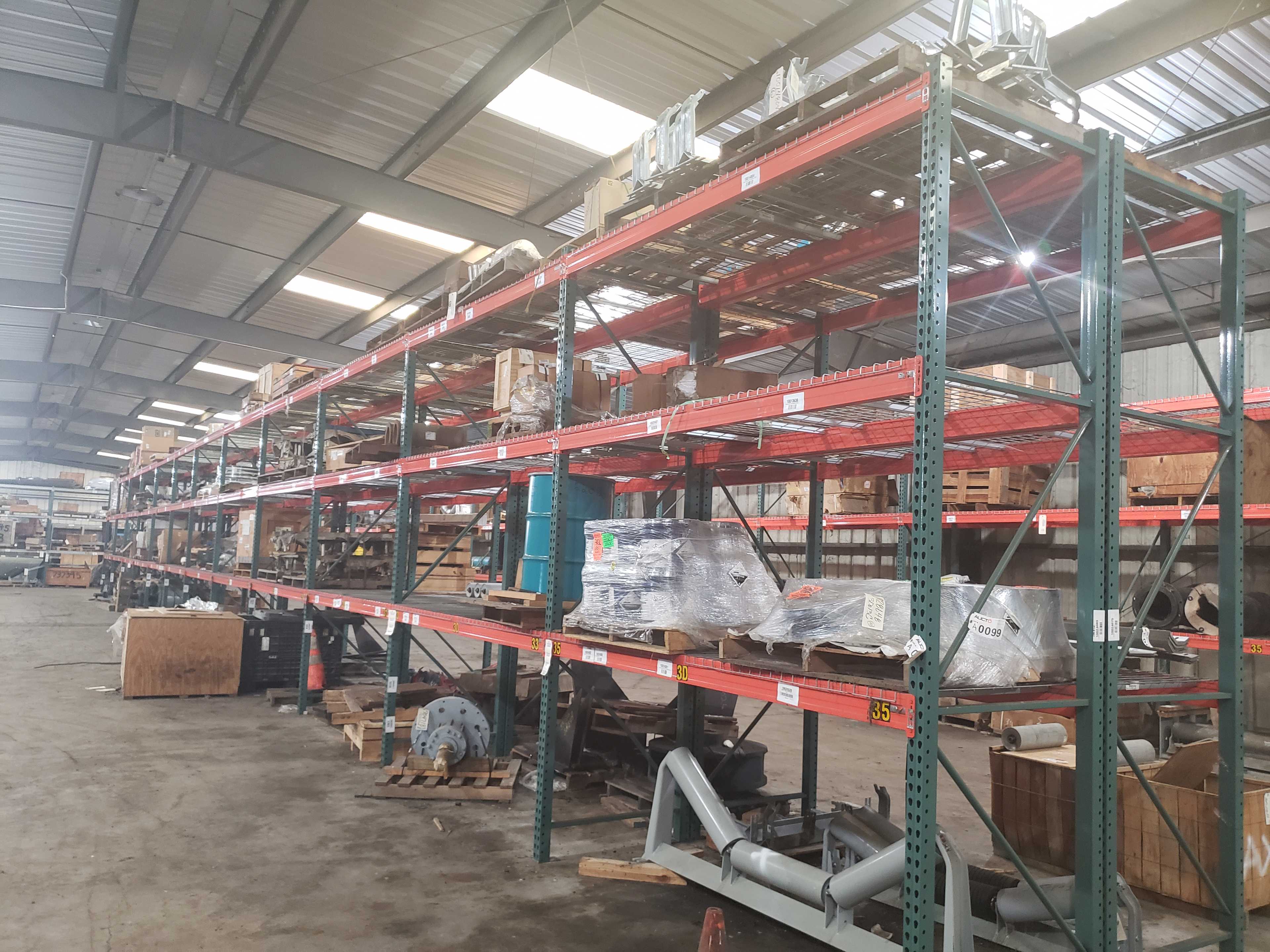 LOT OF PALLET RACKING - PALLET RACKING