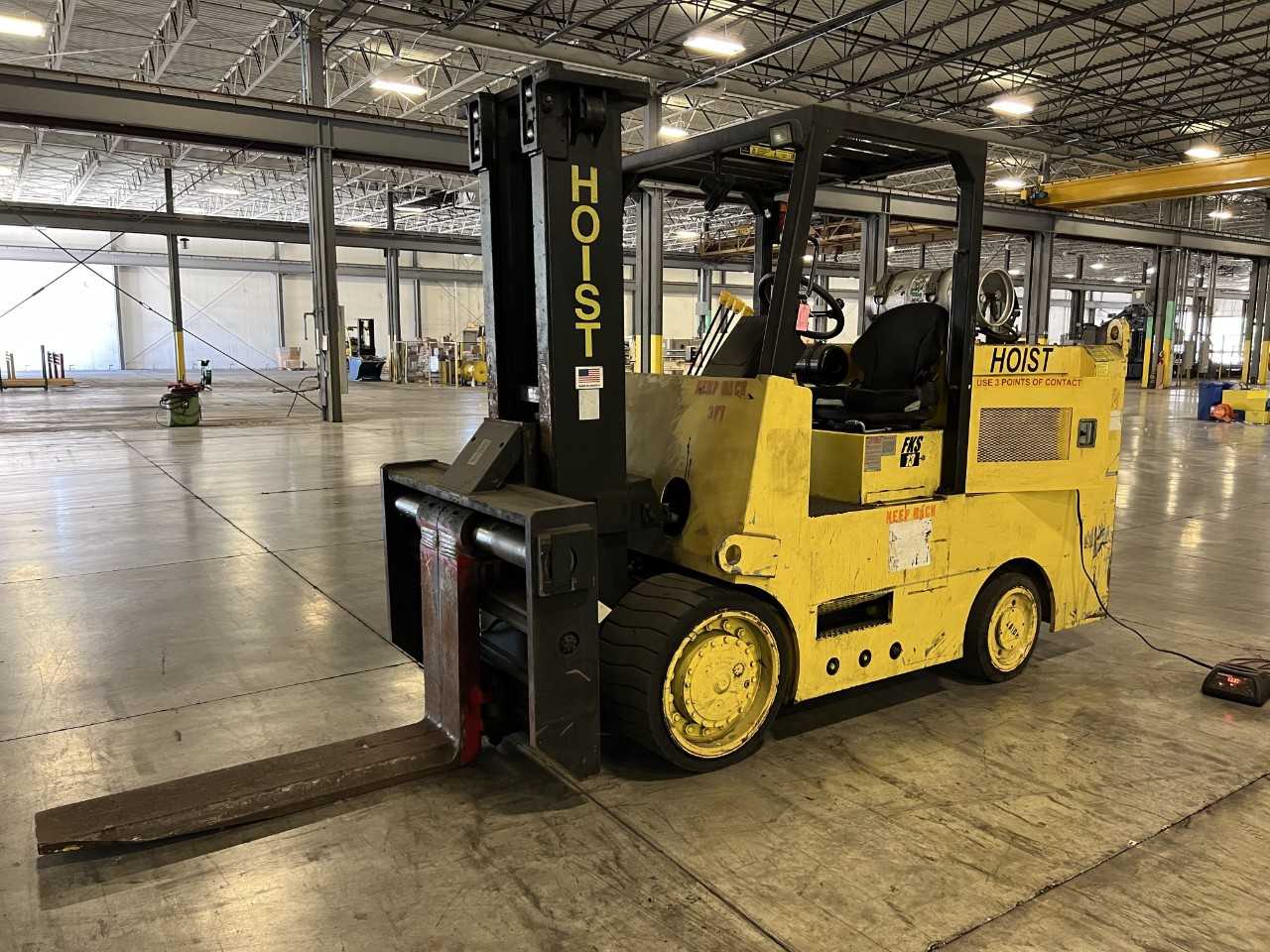 Hoist FKS13 26000 pound propane forklift - FORKLIFTS