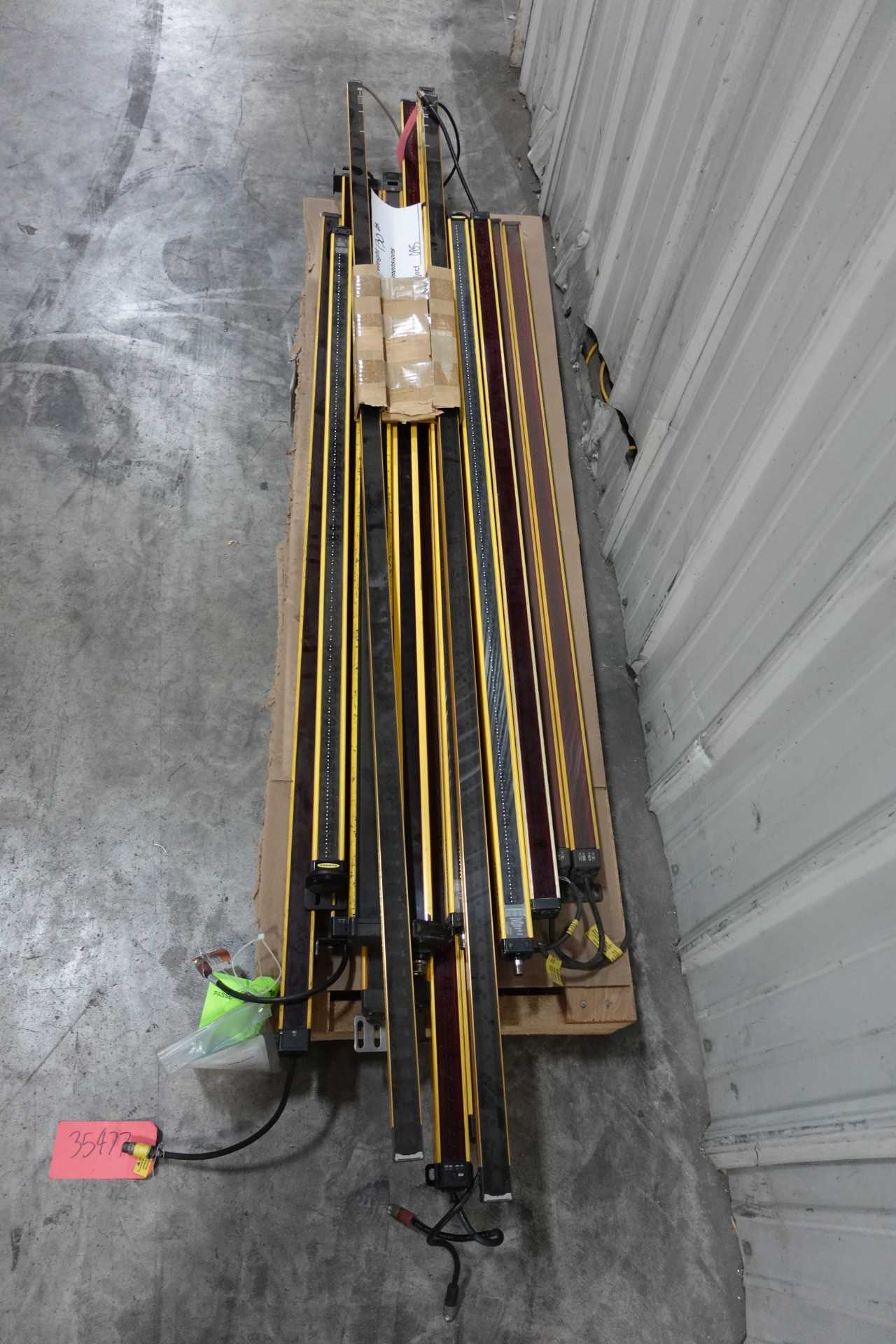 PALLET OF ASSORTED LIGHT CURTAINS - LIGHTING