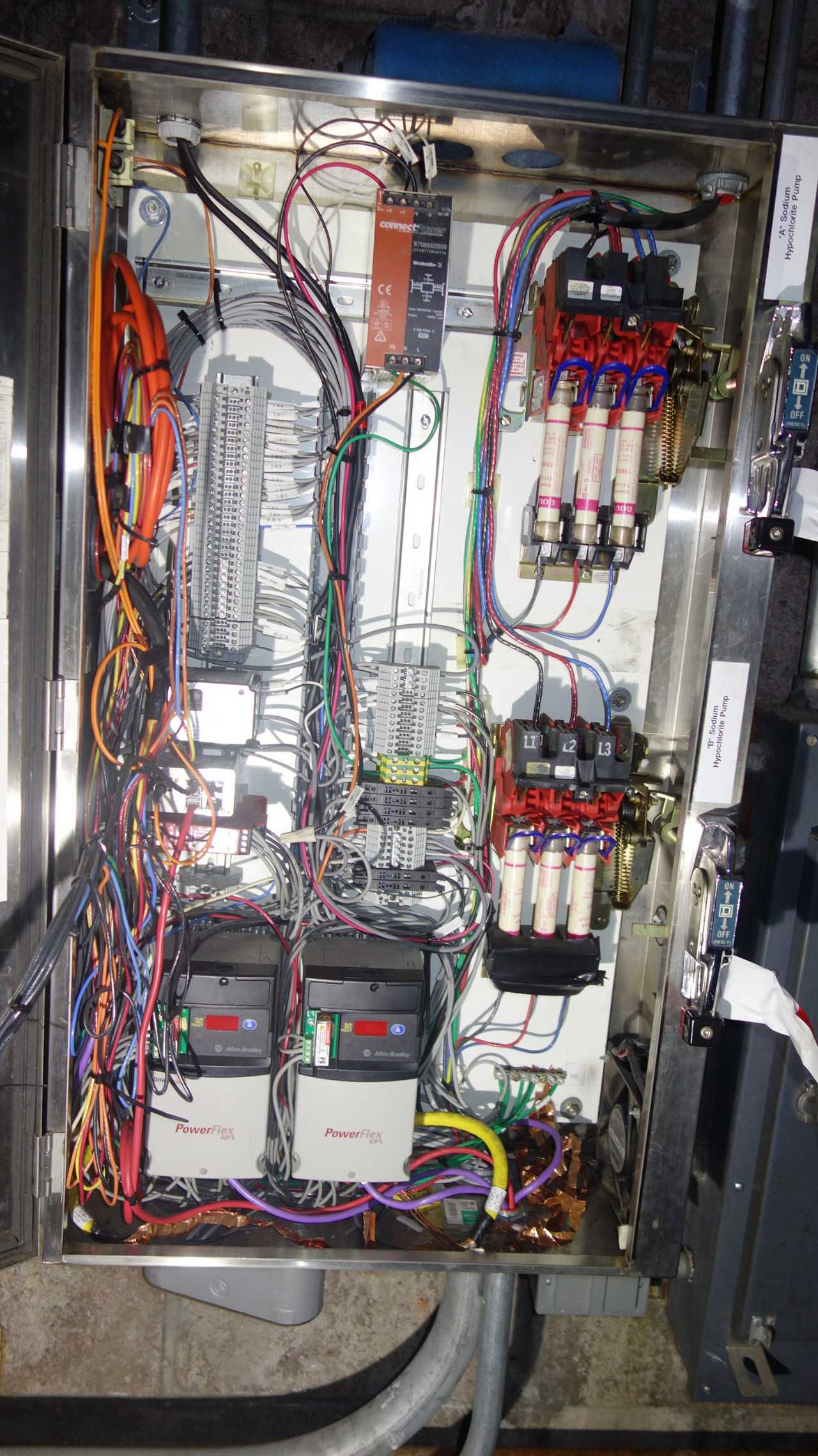 SQUARE D DISCONNECT W/ AB 2711P PANELVIEW PLUS 600 - ELECTRICAL COMPONENTS
