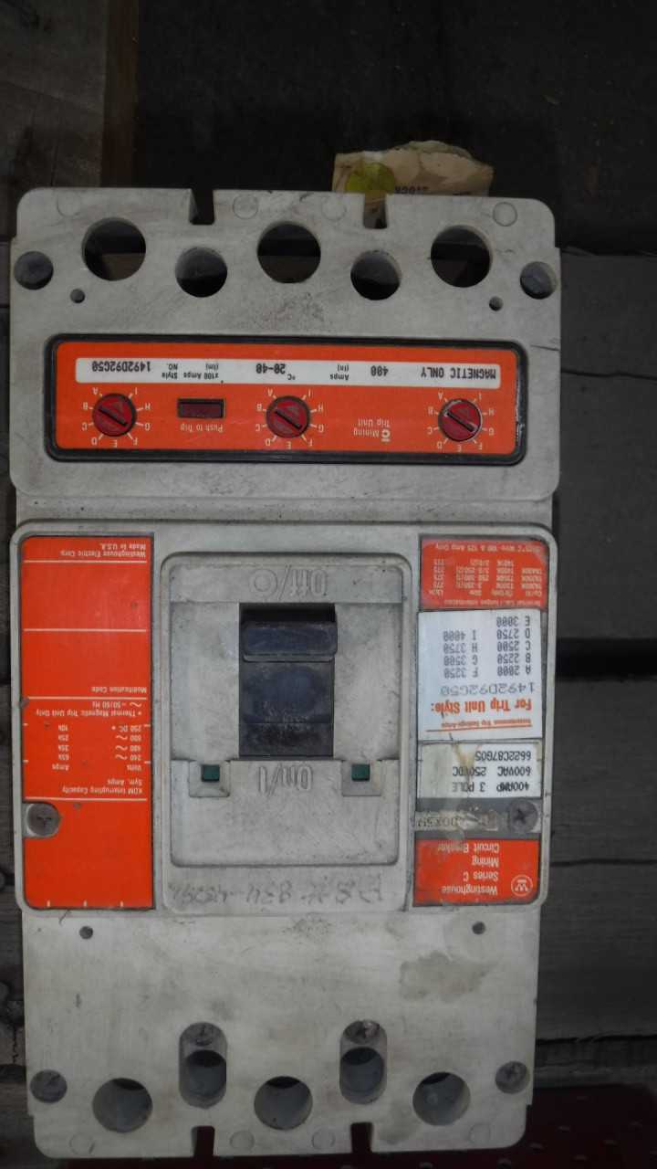 400 Amp Westinghouse Circuit Breaker - CIRCUIT BREAKERS