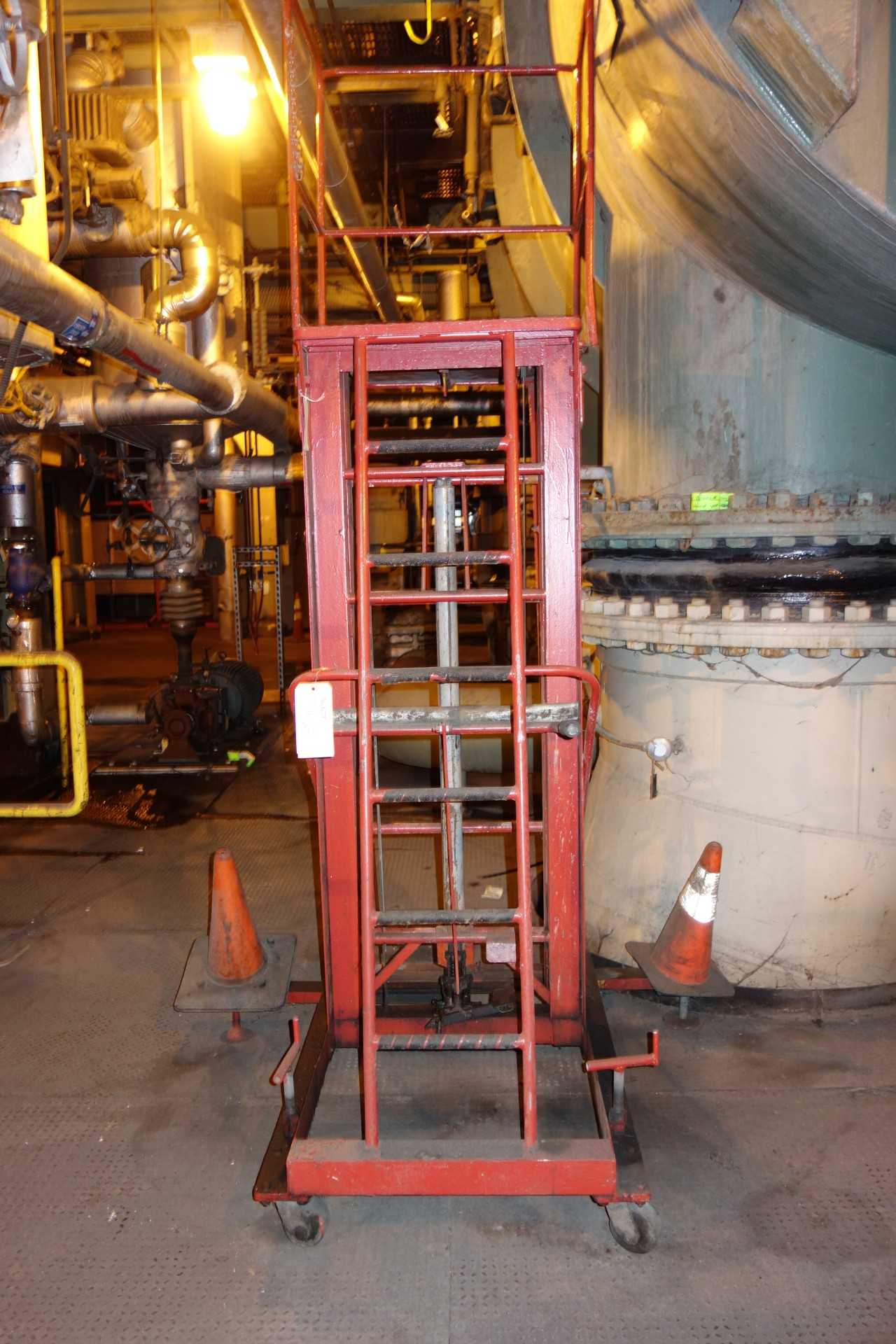 PORTABLE STEEL STAIRS - MATERIAL HANDLING