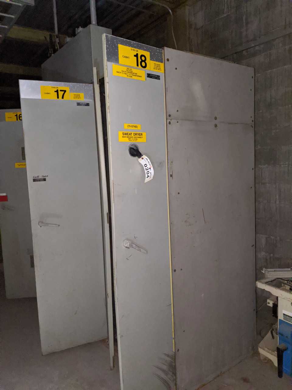 8X SECTIONS OF GE SILTROL I CONTROL PANELS W/ DRIVES (EXCLUDES X5 BREAKERS) - AUTOMATION & CONTROLS