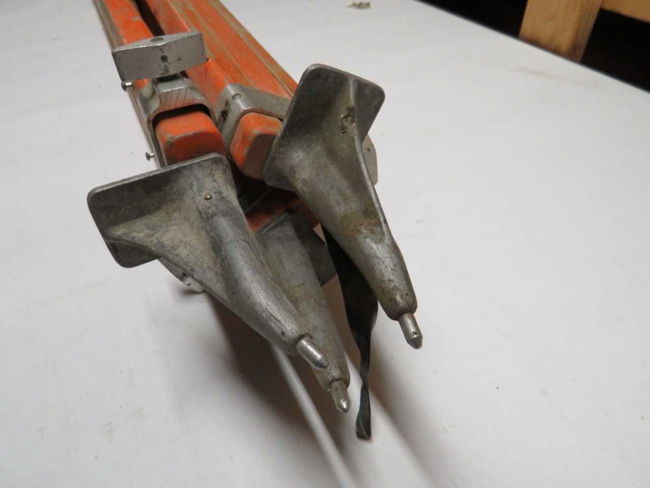 ORANGE SURVEY TRIPOD - ELECTRIC POWER TOOLS