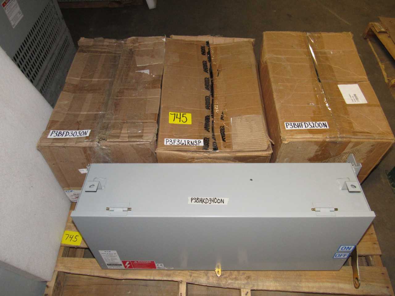 Eaton Bus Plugs - ELECTRICAL COMPONENTS