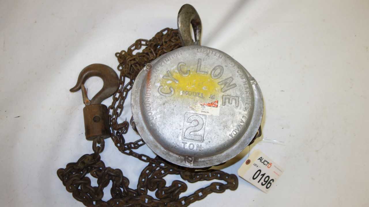 COLUMBUS MCKINNON CYCLONE 2 TON MANUAL HOIST - LIFTING EQUIPMENT