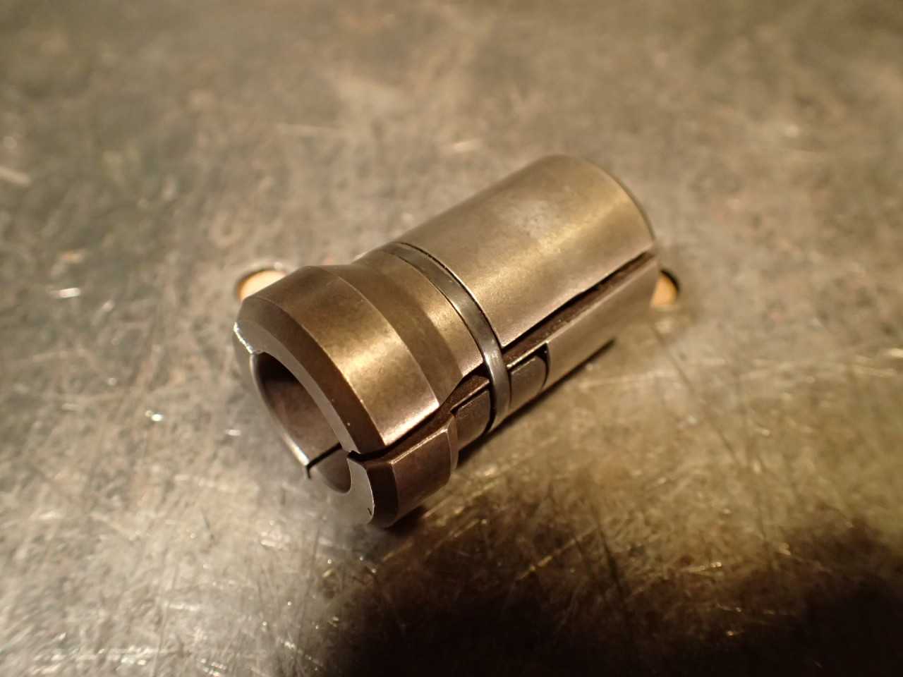 180-DA-NP Non-Pullout Double Angle Collet: 5/8" Round Smooth Used Good Condition - MACHINING ACCESSORIES & TOOLING